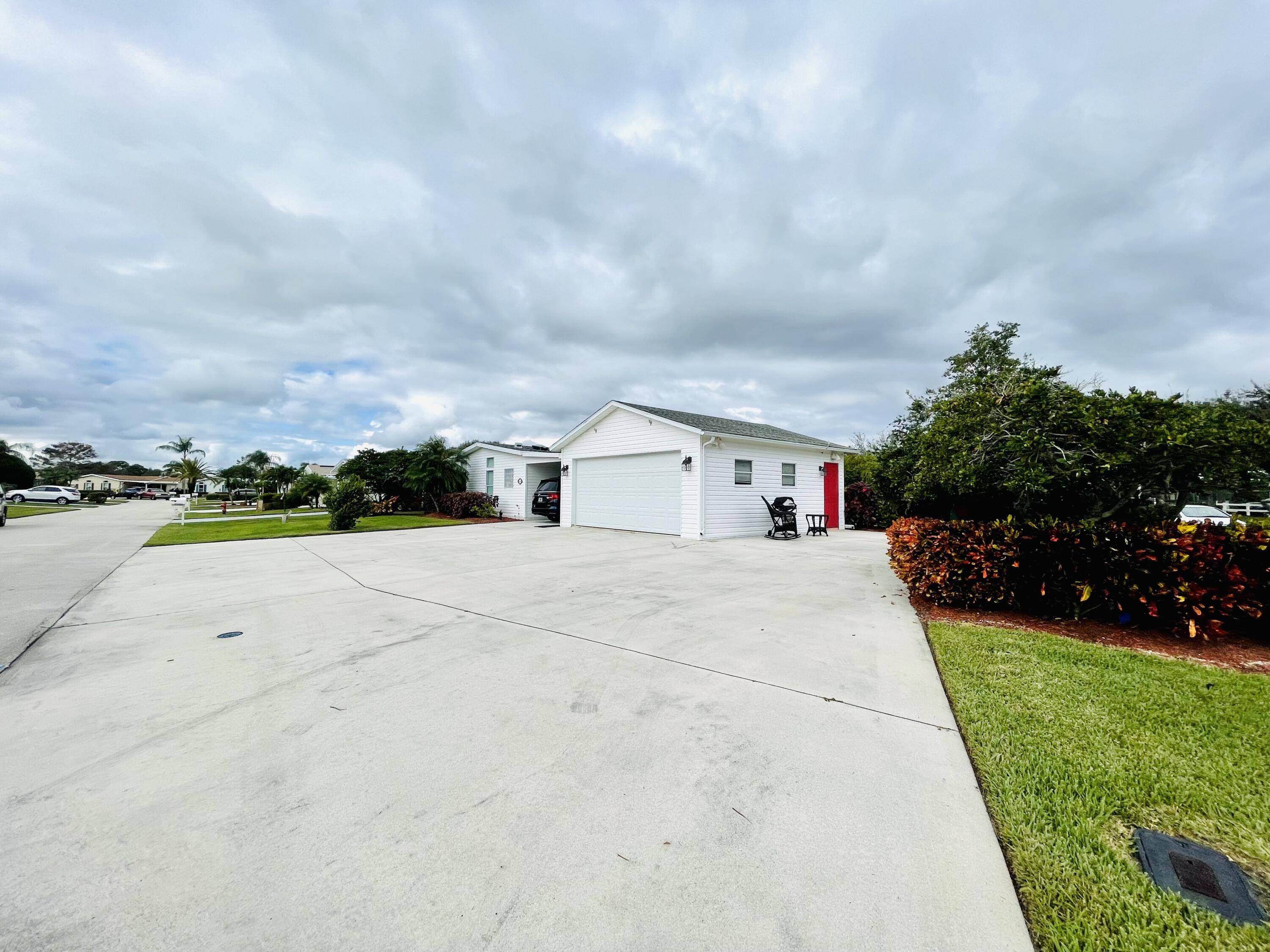 Port Saint Lucie, FL 34952,3700 Sandlace CT