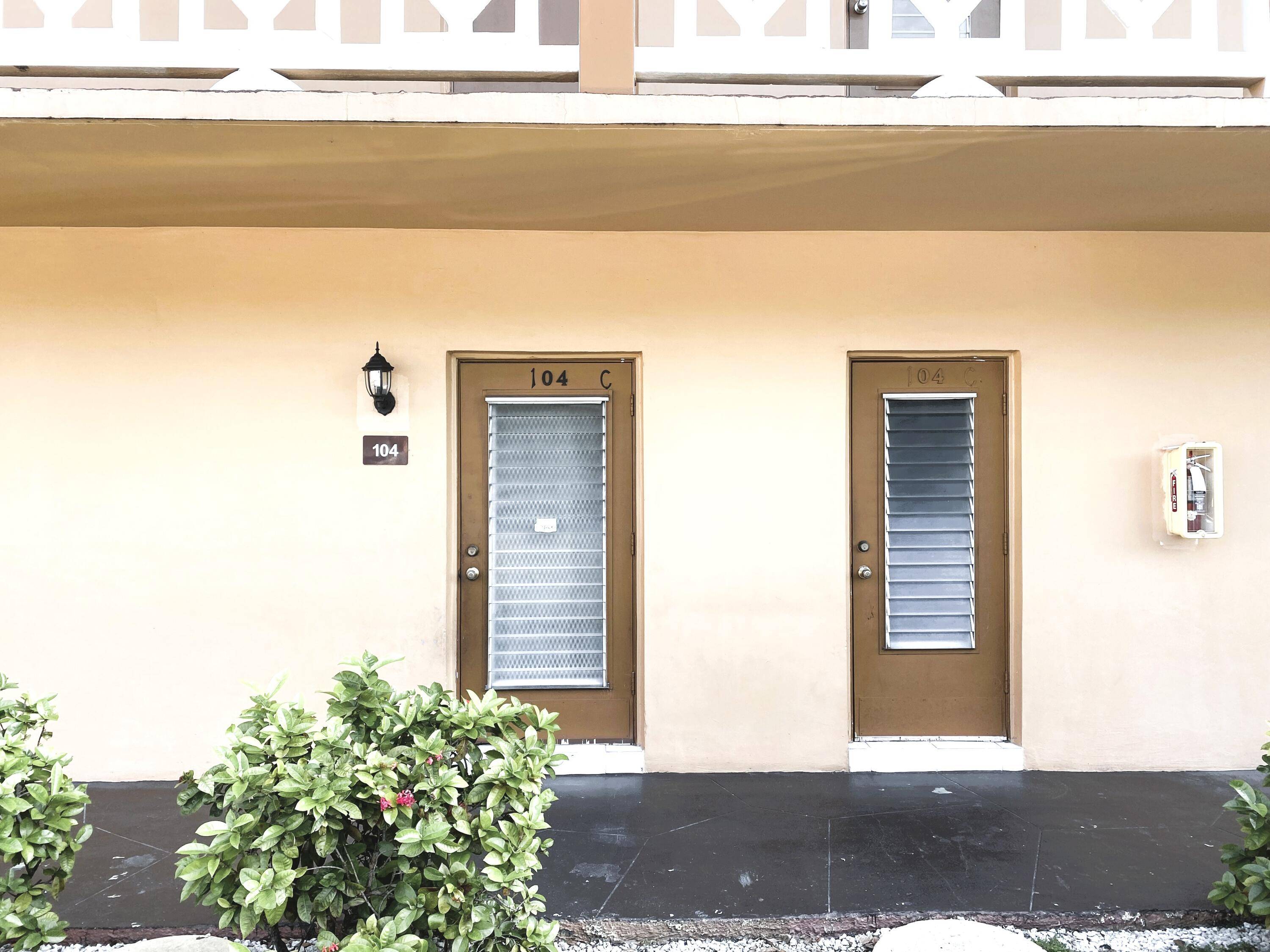 Lauderdale Lakes, FL 33313,5031 W Oakland Park BLVD 104