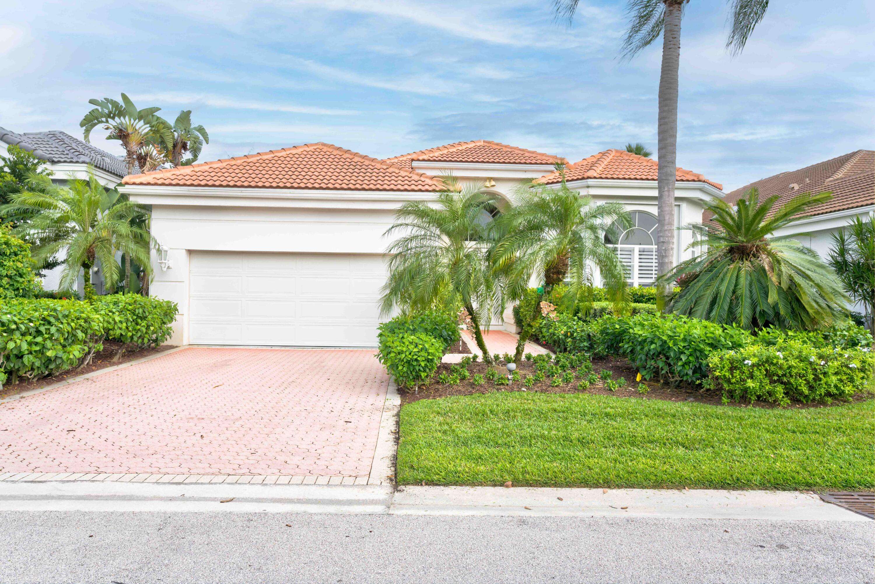 Palm Beach Gardens, FL 33418,118 Windward DR