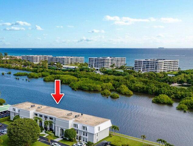 Palm Beach, FL 33480,2165 Ibis Isle RD 14