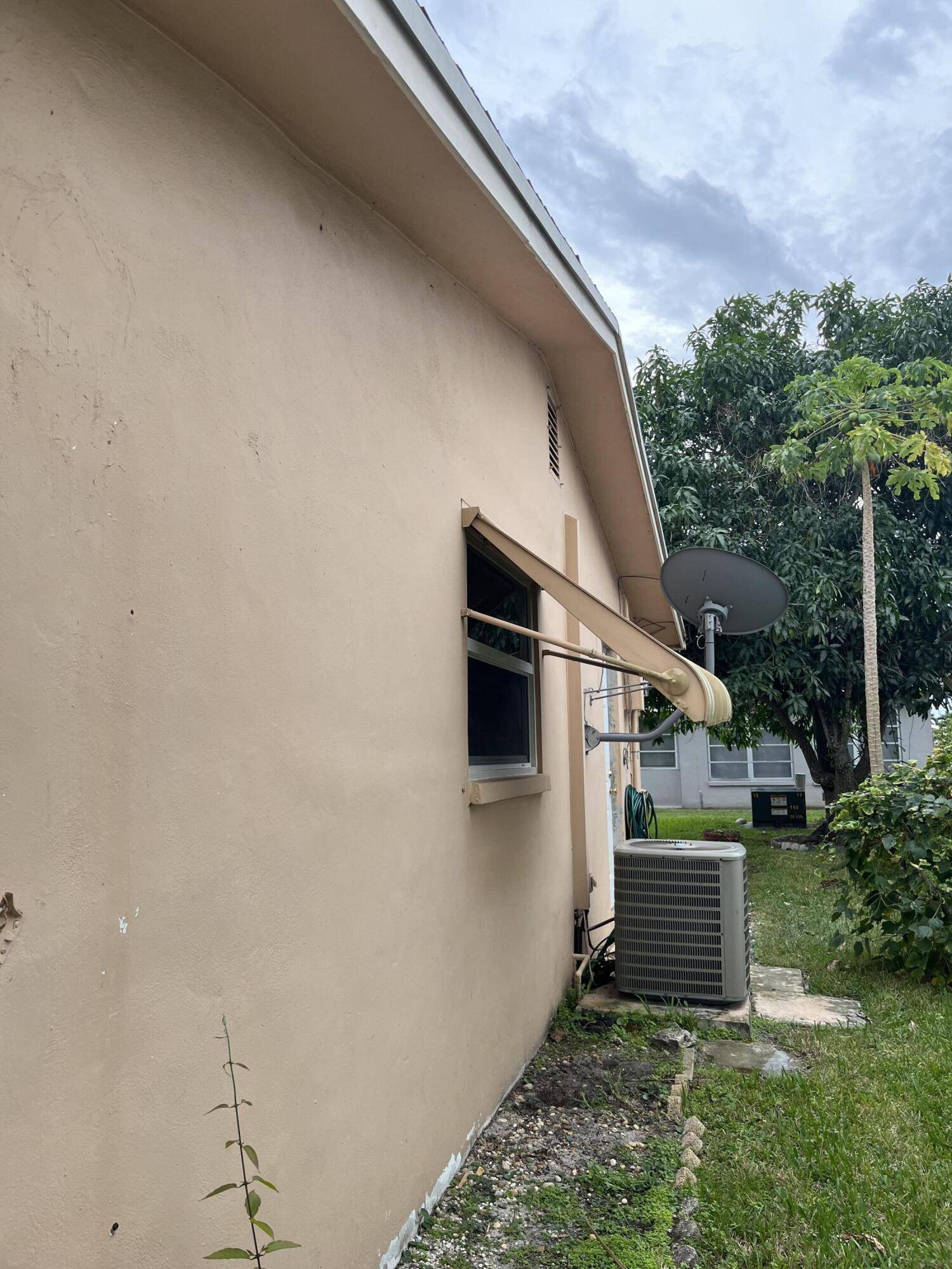 Tamarac, FL 33319,4910 NW 52 CT