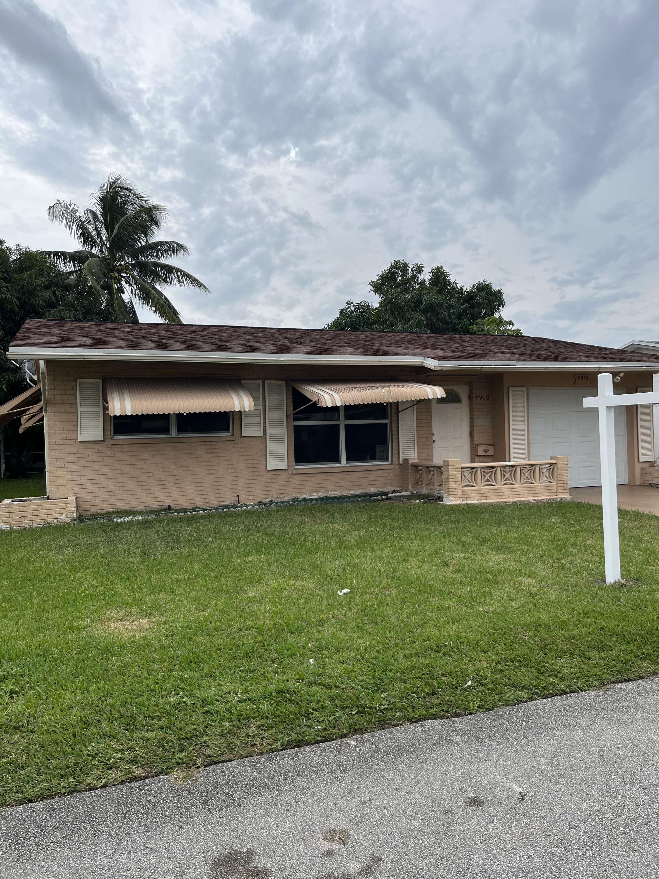 Tamarac, FL 33319,4910 NW 52 CT