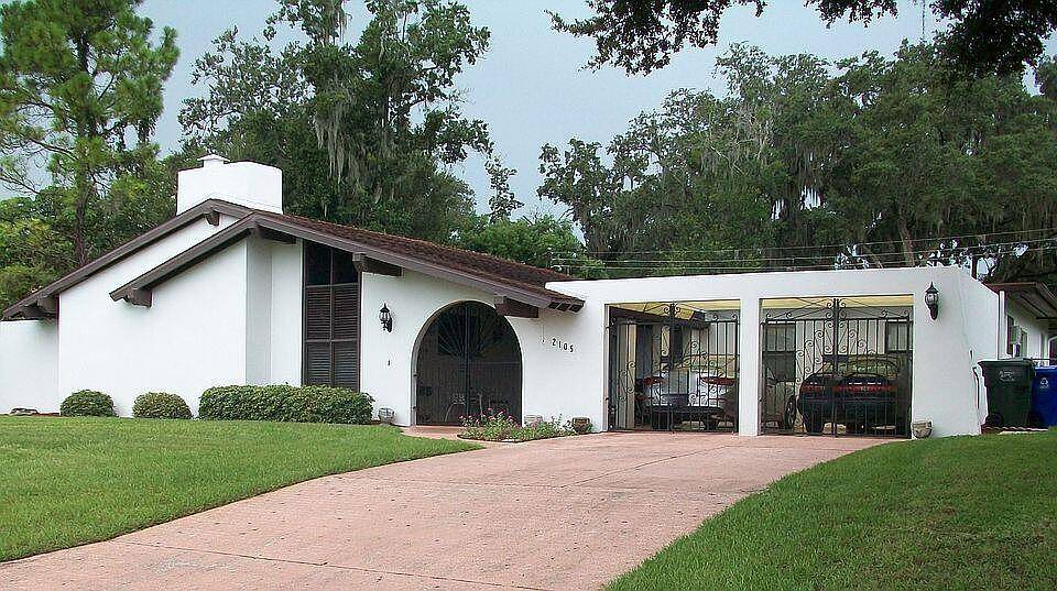 Lakeland, FL 33803,2105 Lake Bentley CT