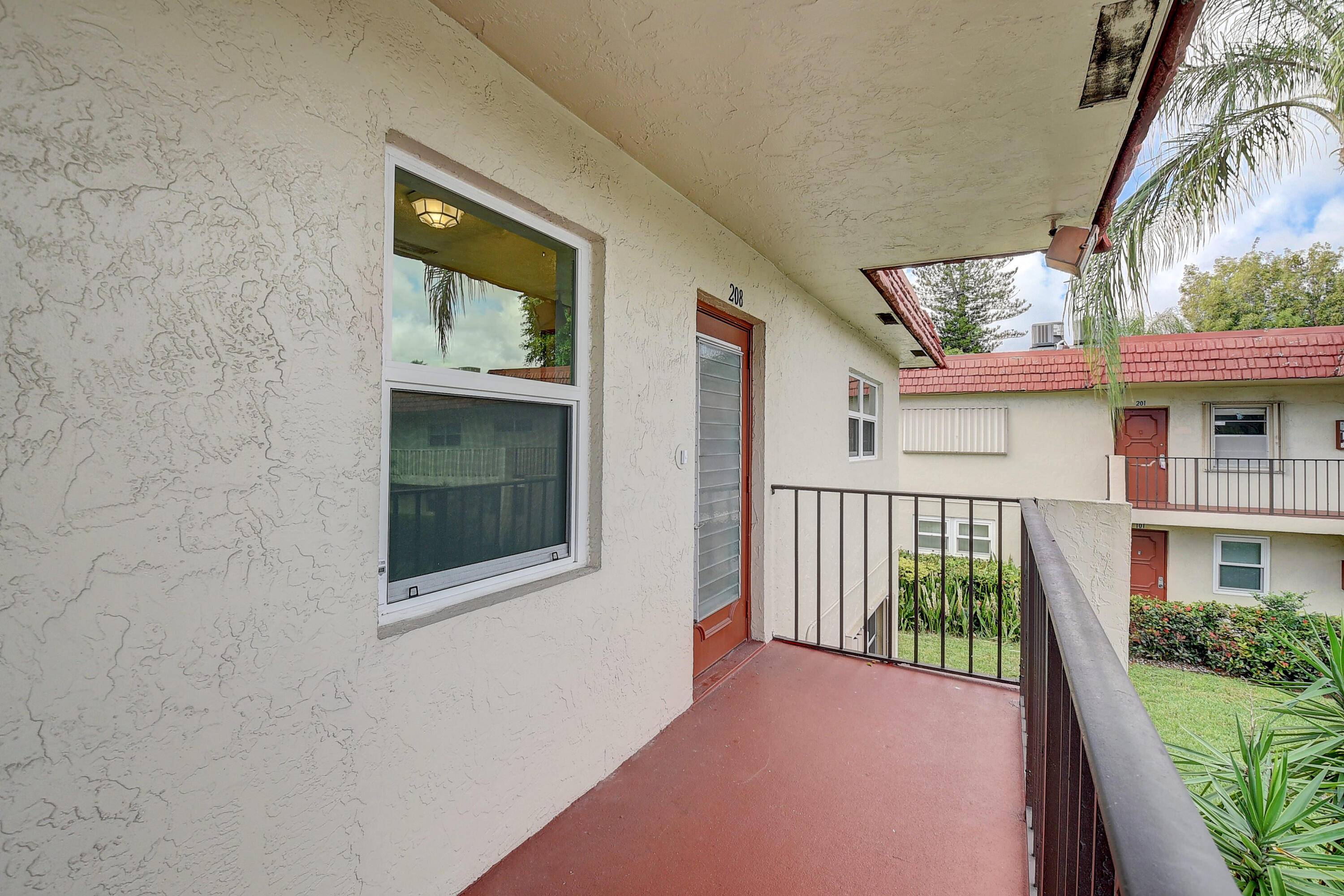 Delray Beach, FL 33446,19 Abbey LN 208