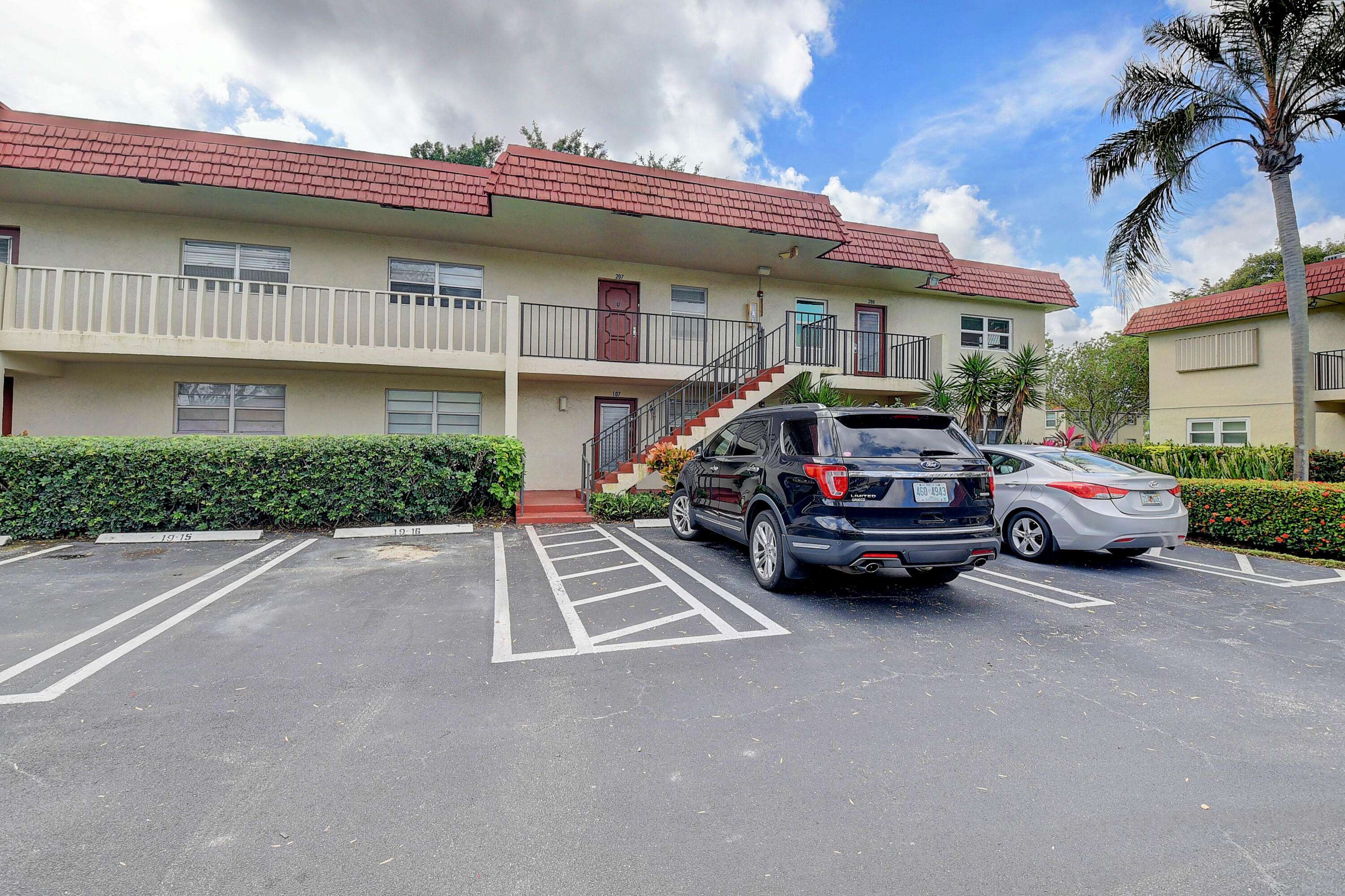 Delray Beach, FL 33446,19 Abbey LN 208