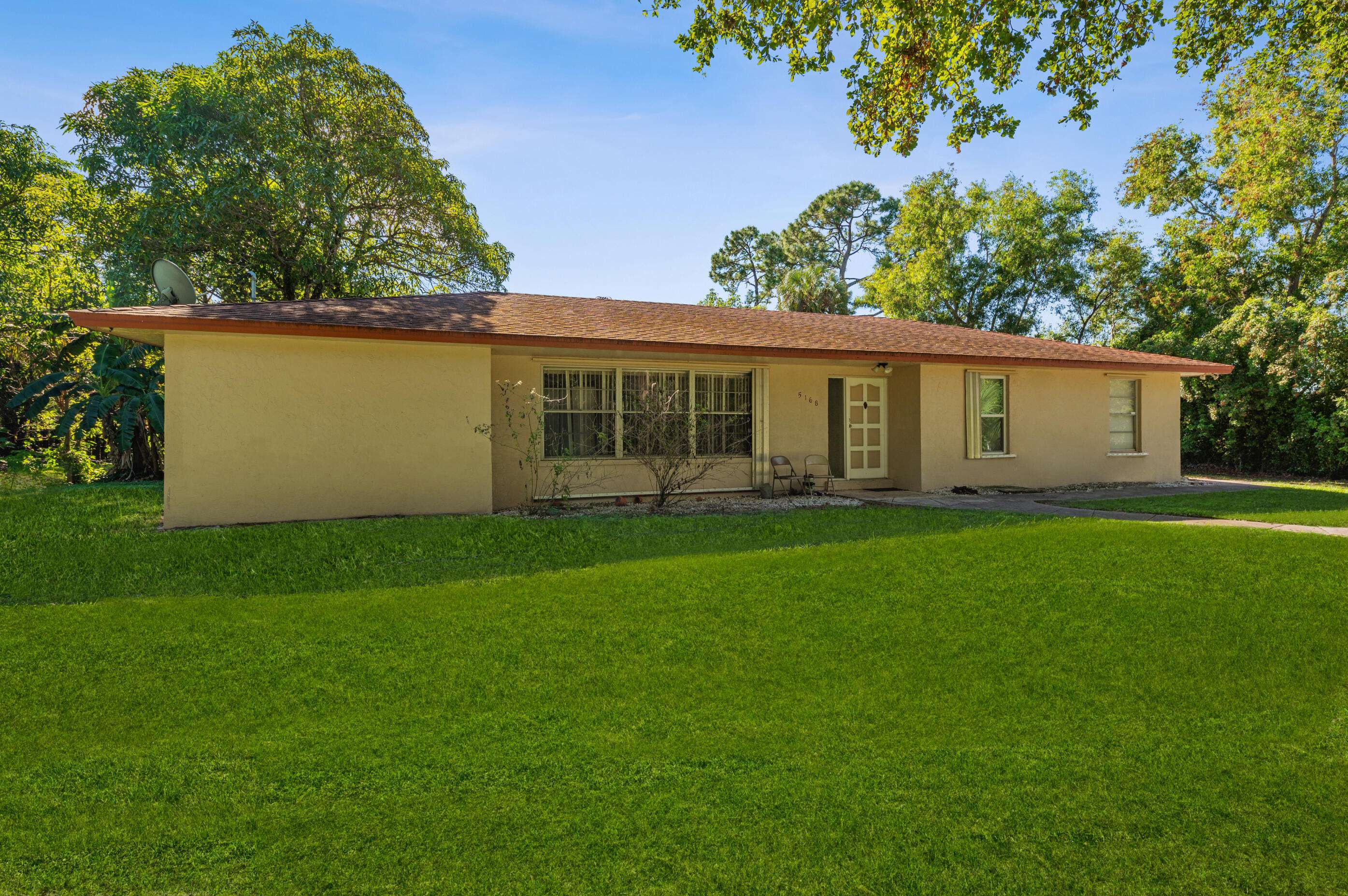 West Palm Beach, FL 33417,5168 Pine Grove DR