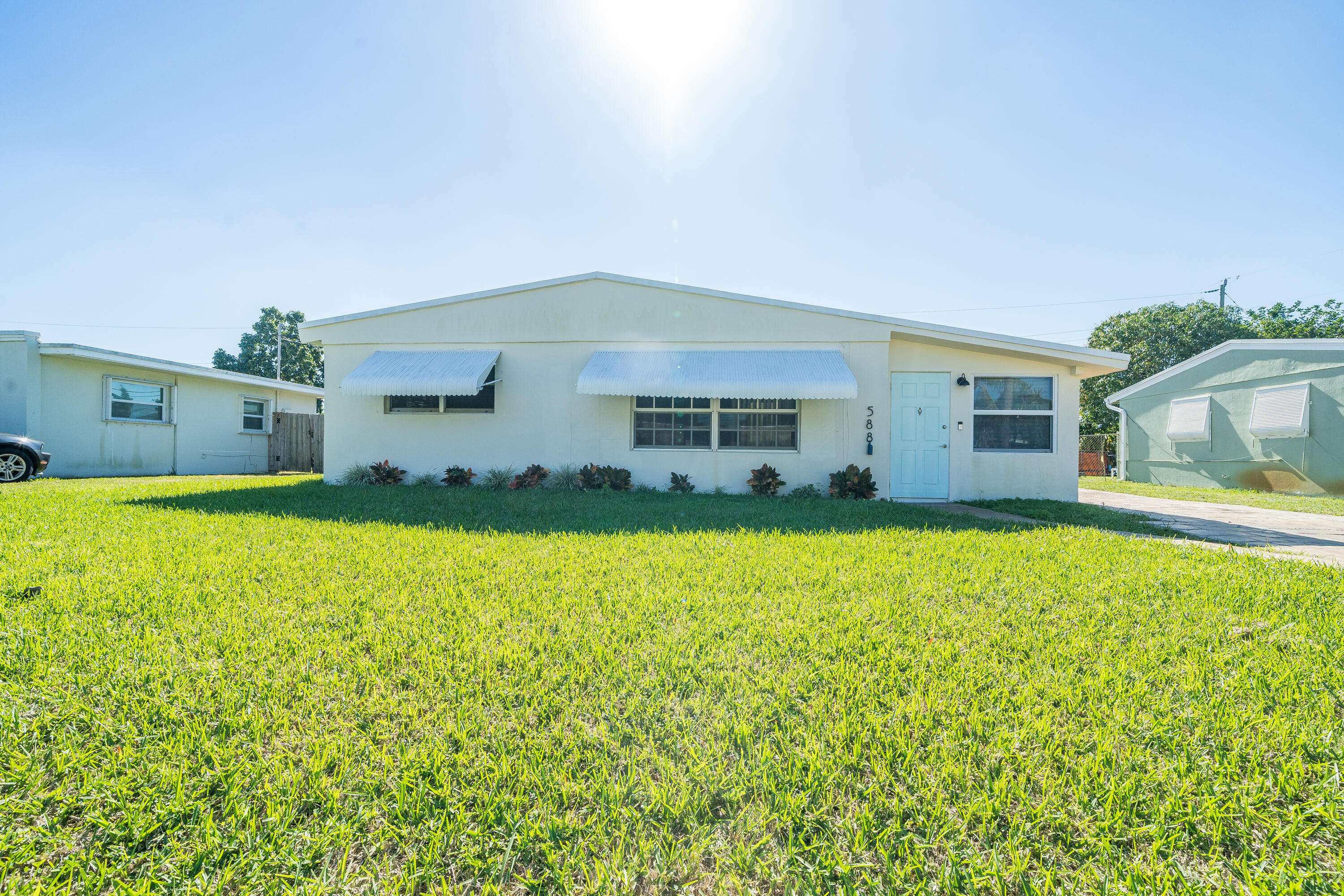 Lake Worth, FL 33462,588 Sioux RD