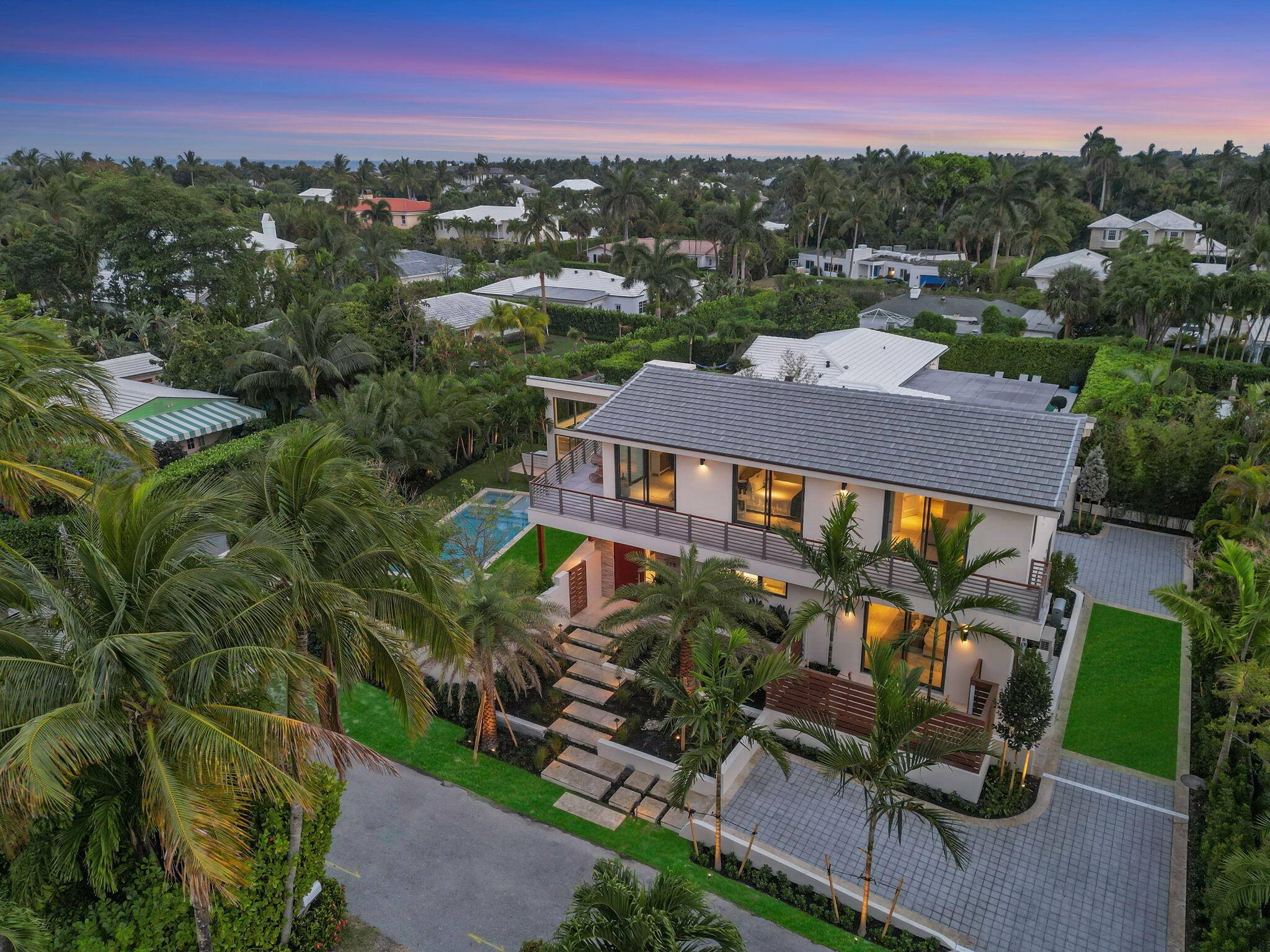 Palm Beach, FL 33480,218 Debra LN