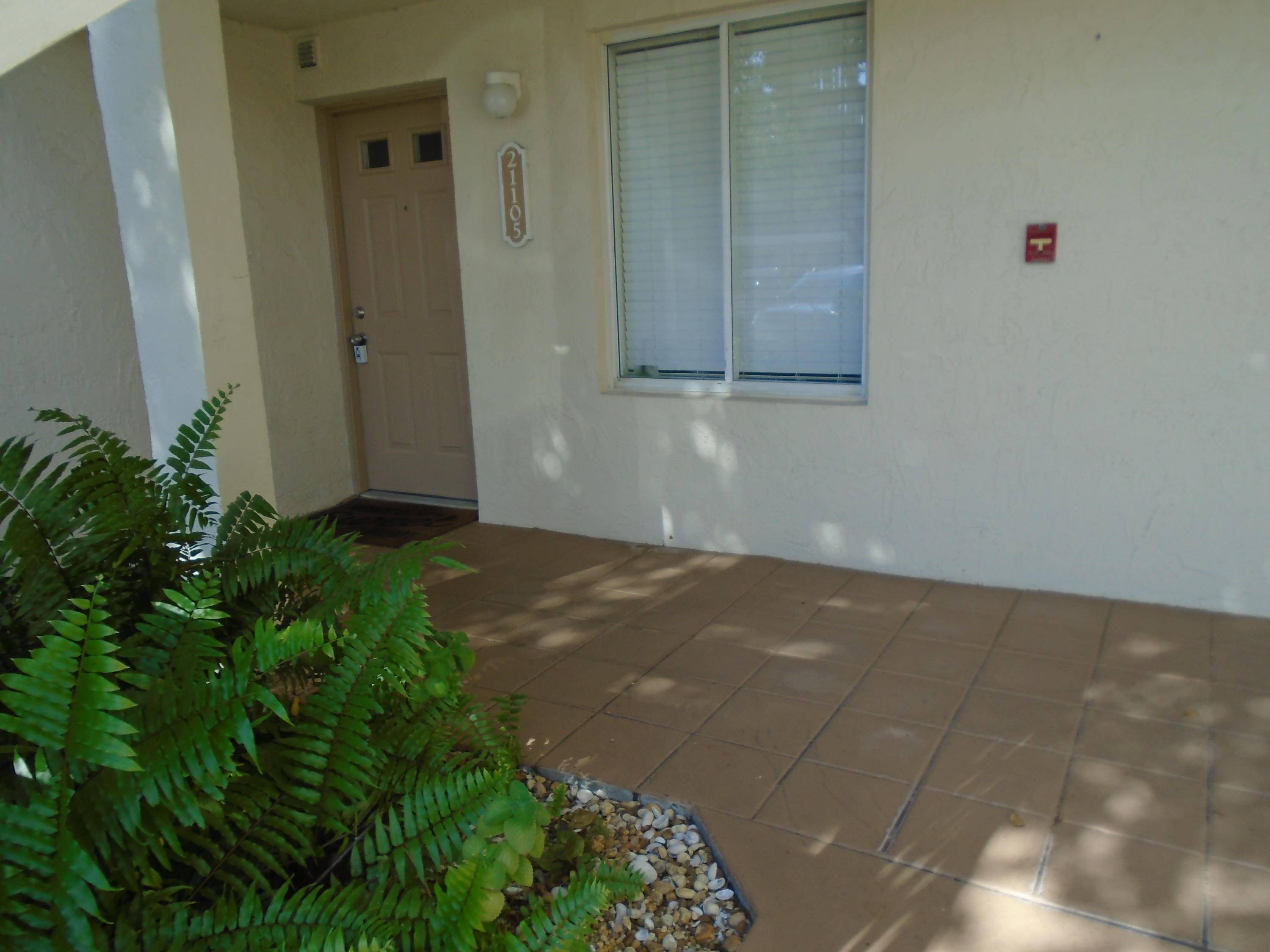 West Palm Beach, FL 33409,21105 Glenmoor DR