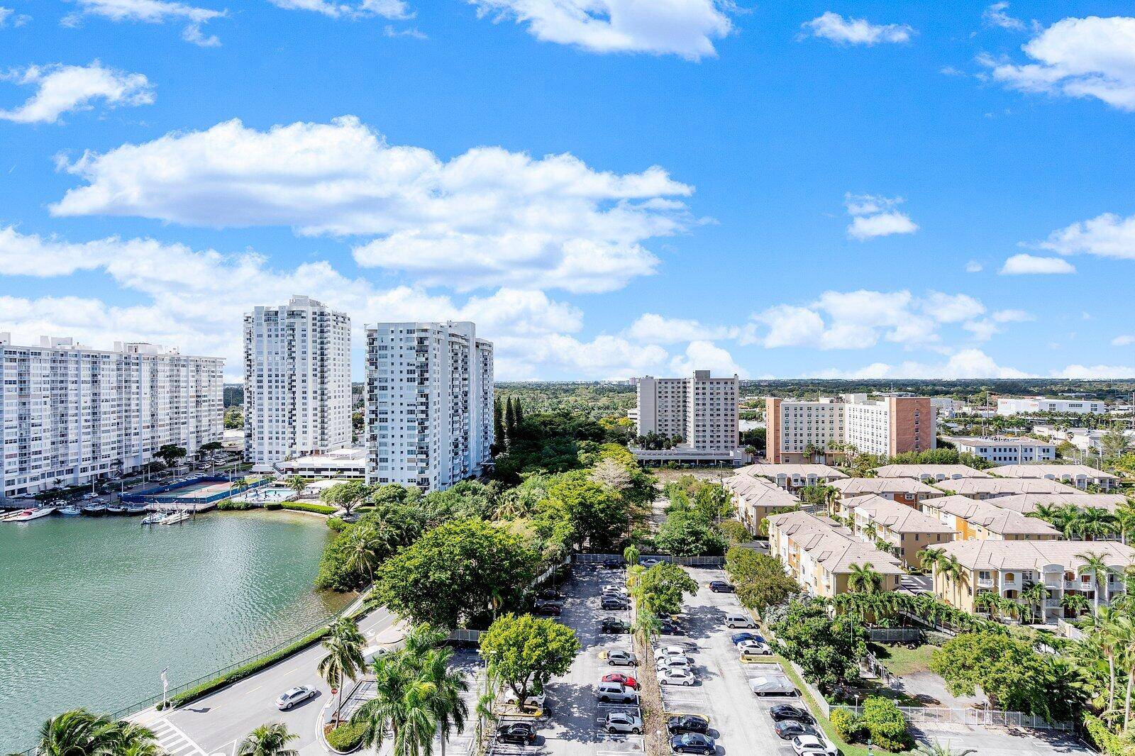 Aventura, FL 33160,2801 NE 183 ST 1607w