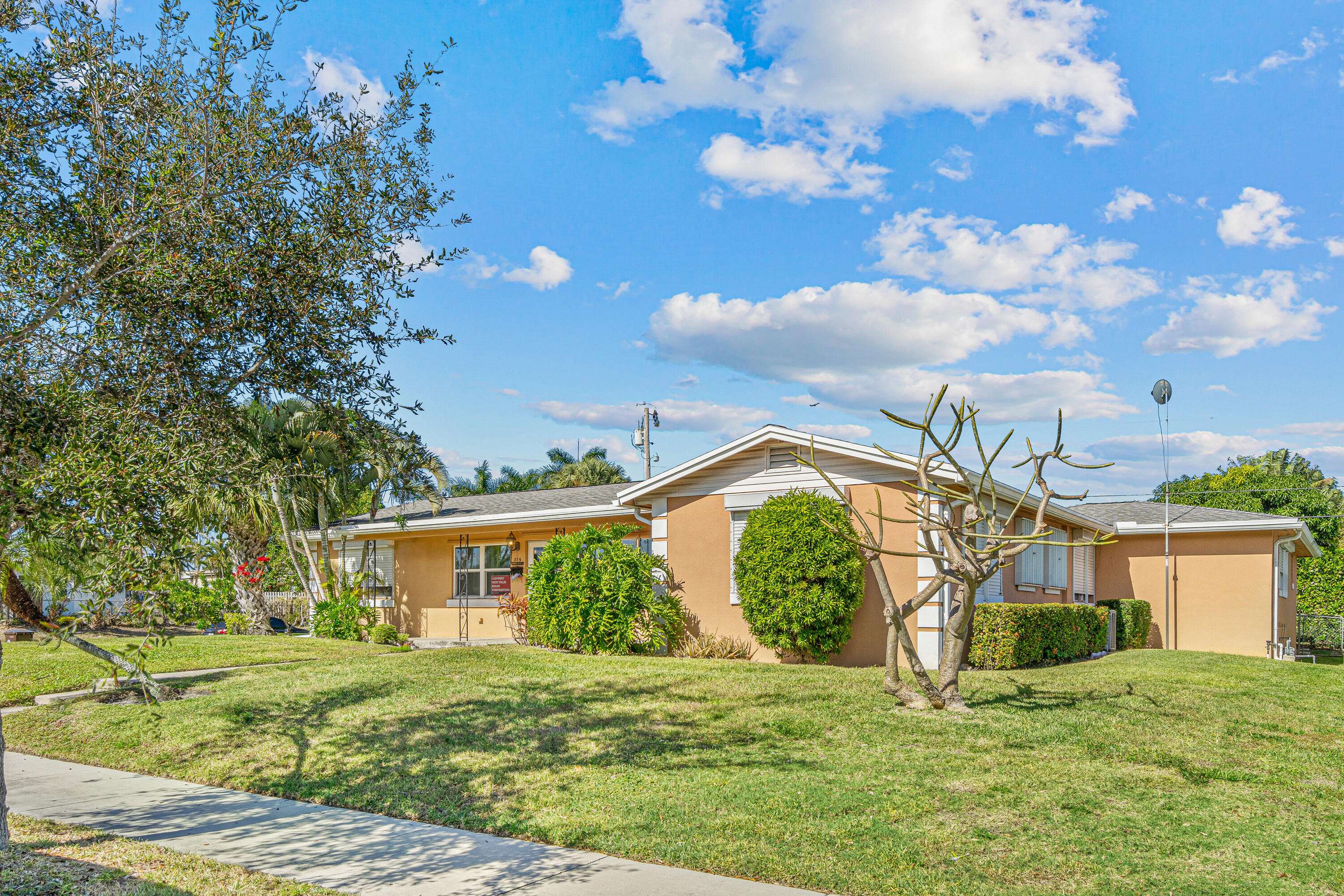 West Palm Beach, FL 33405,375 Valley Forge RD