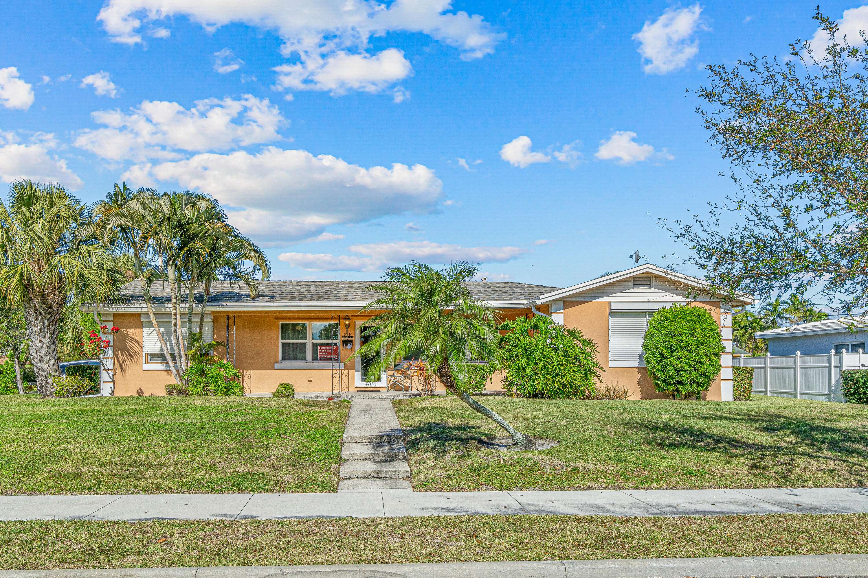 West Palm Beach, FL 33405,375 Valley Forge RD