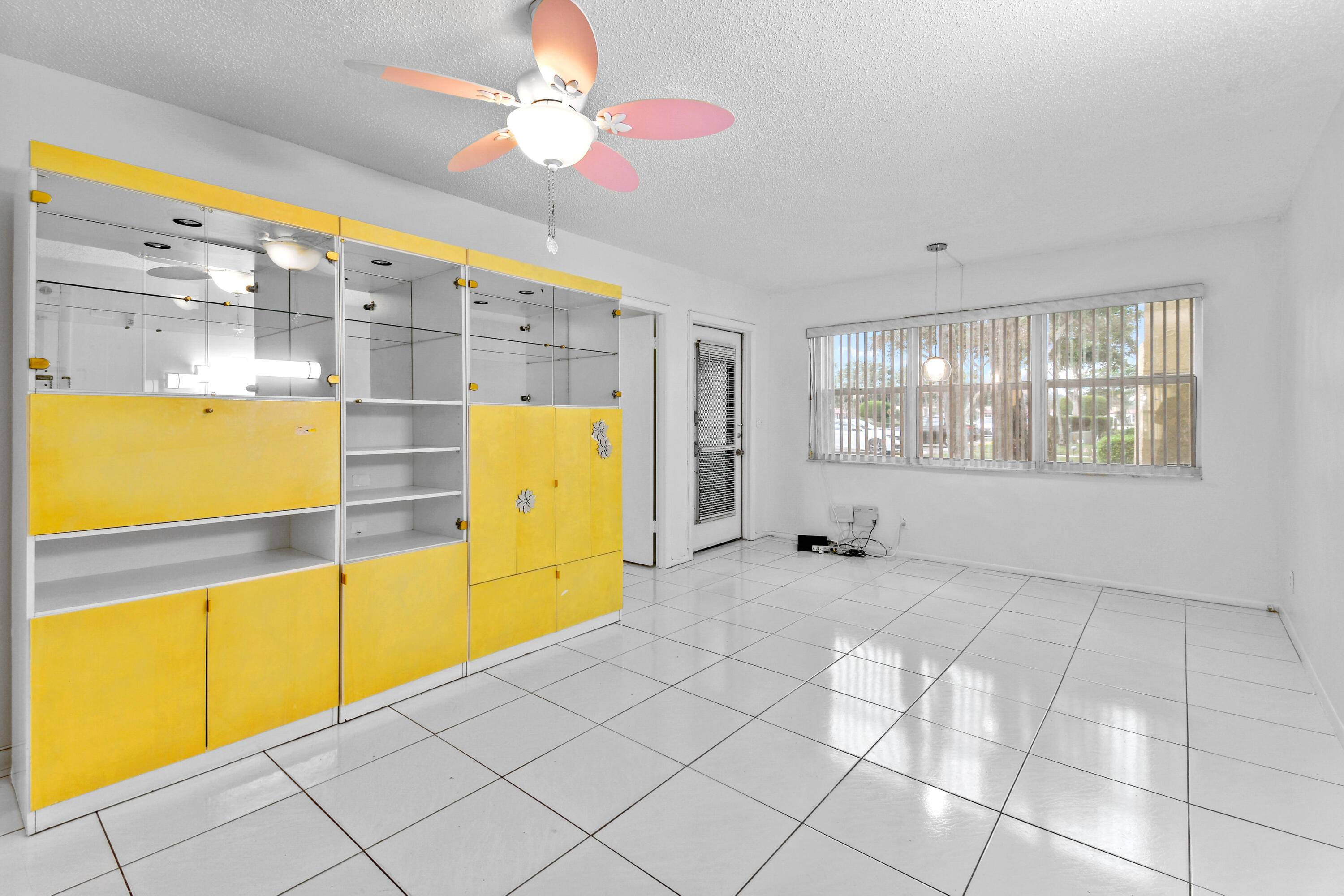 West Palm Beach, FL 33411,117 Lake Dora DR