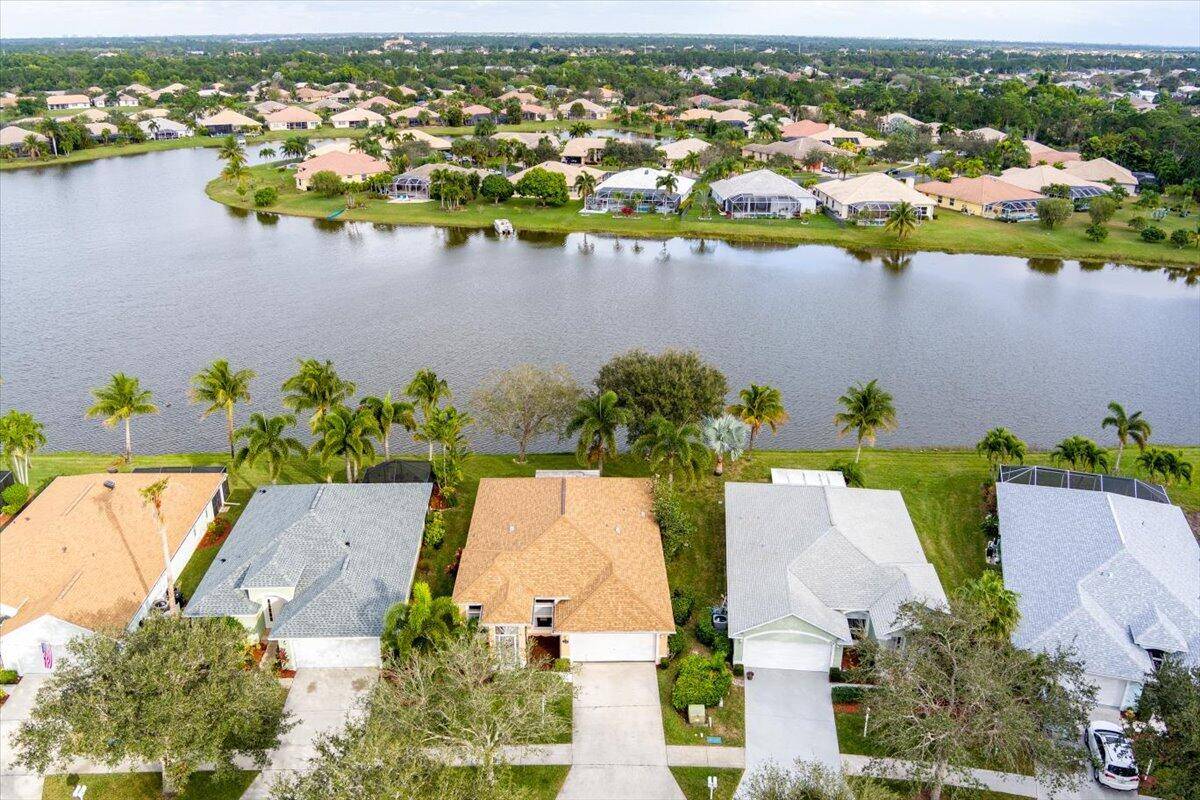 Port Saint Lucie, FL 34953,470 SW Sundance TRL