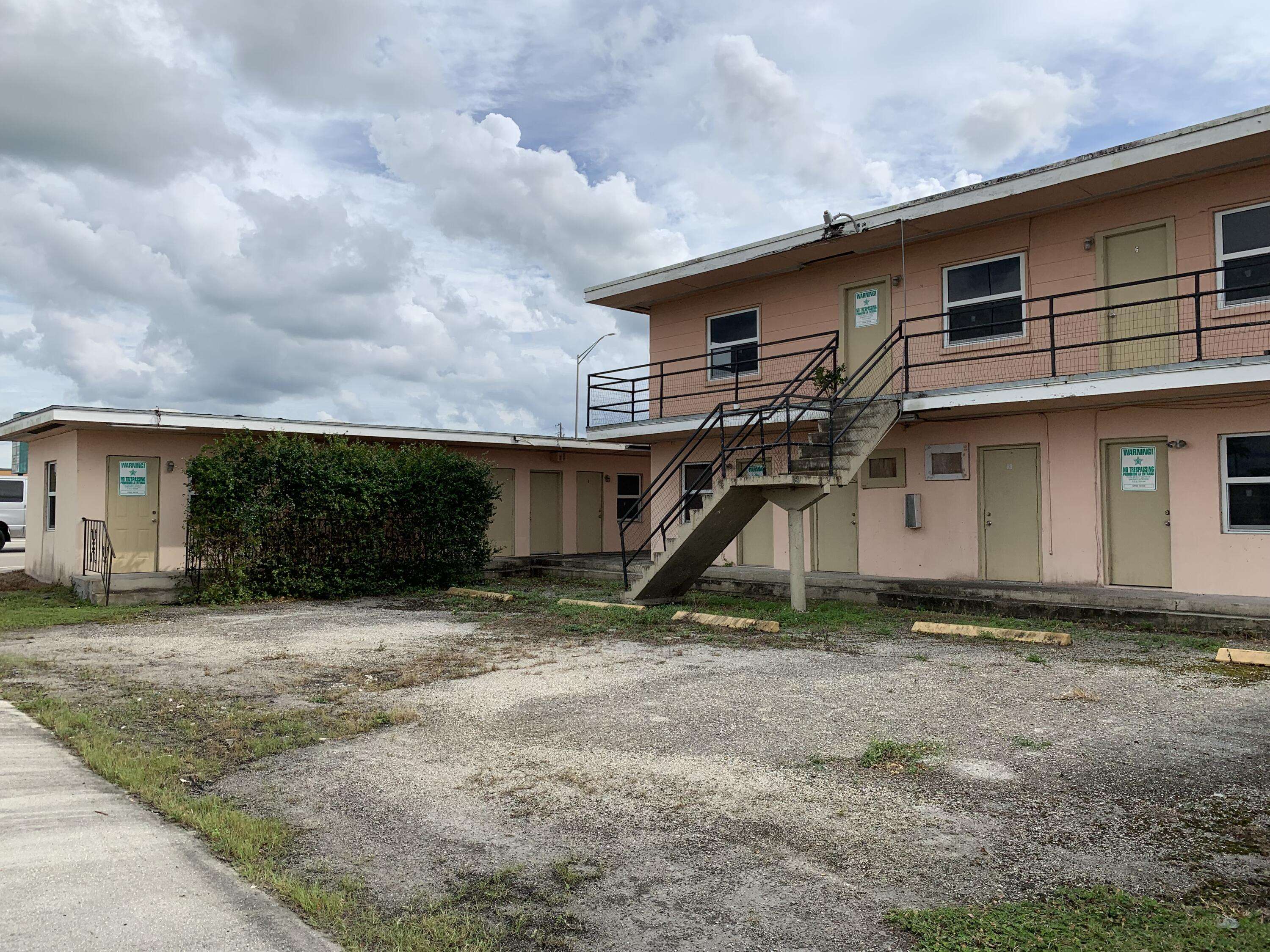 Belle Glade, FL 33430,308 N Main ST