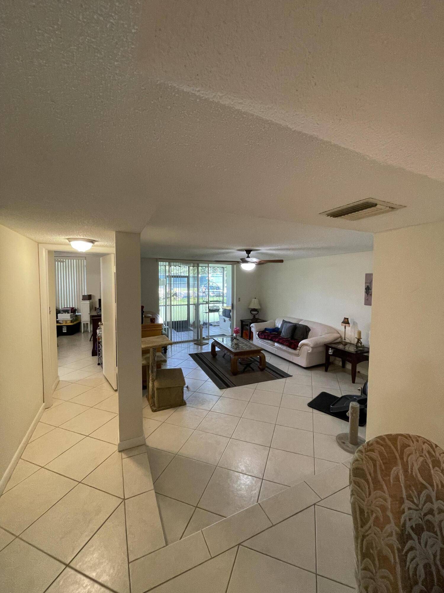 Lauderhill, FL 33319,3710 Inverrary DR 1a