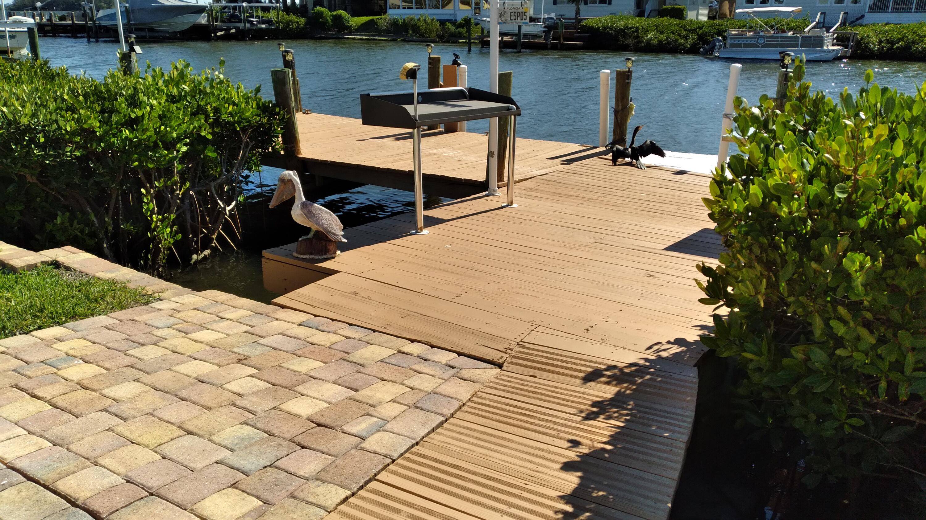 Vero Beach, FL 32960,122 Silvery LN