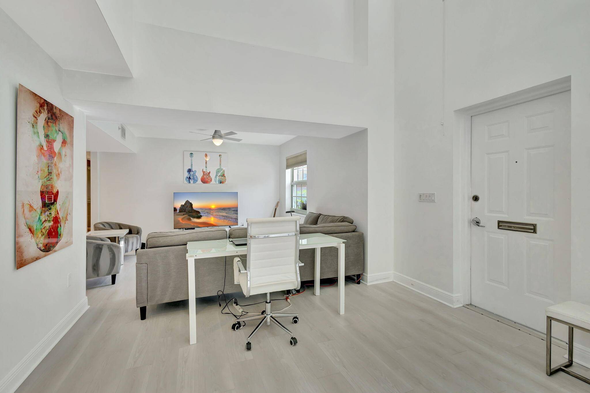 West Palm Beach, FL 33401,610 Clematis ST 130