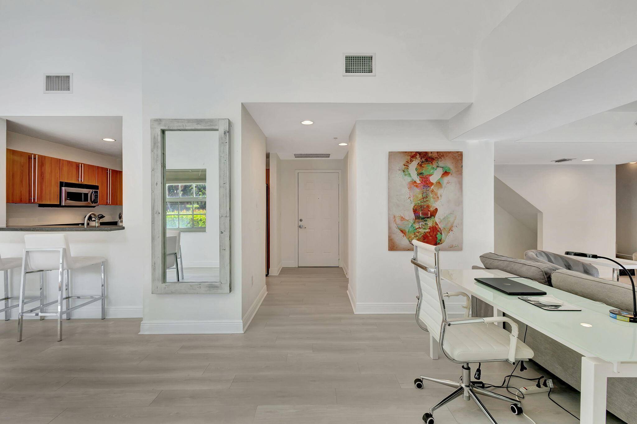 West Palm Beach, FL 33401,610 Clematis ST 130