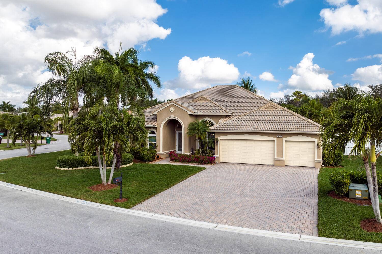 Coral Springs, FL 33067,6235 NW 53 CIR