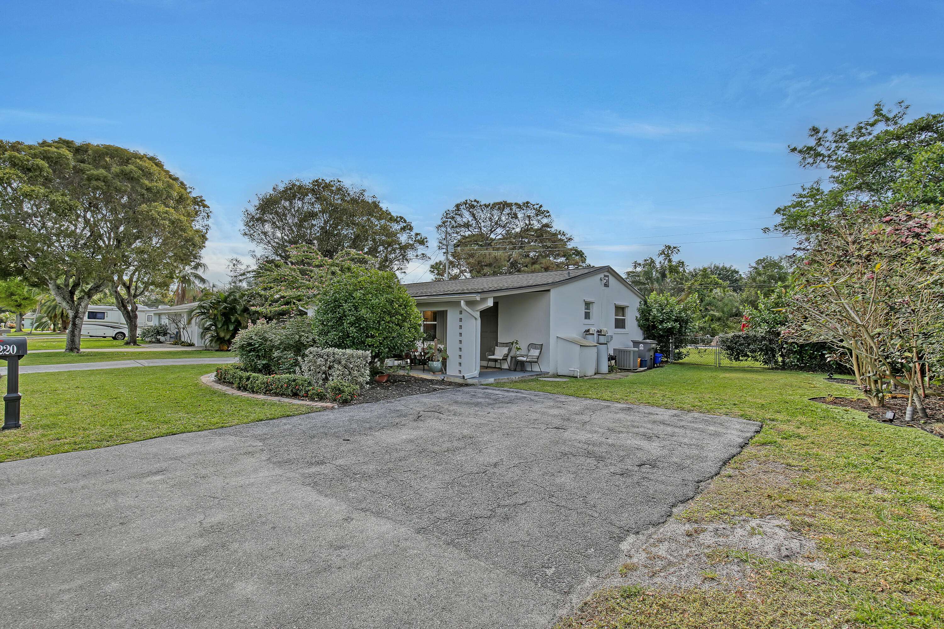 West Palm Beach, FL 33406,4220 Christine LN