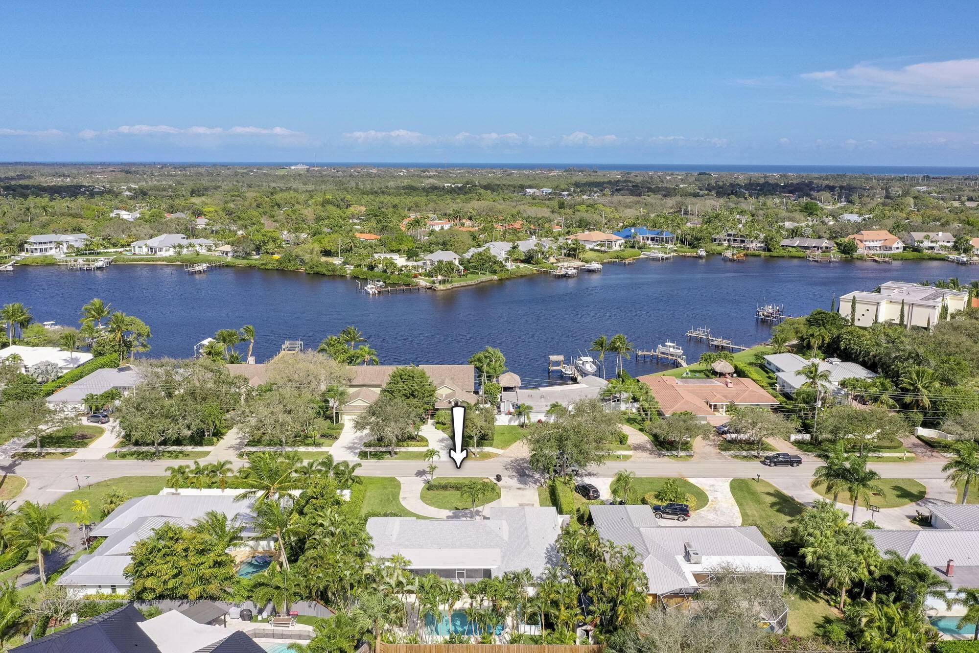 Tequesta, FL 33469,225 Country Club DR