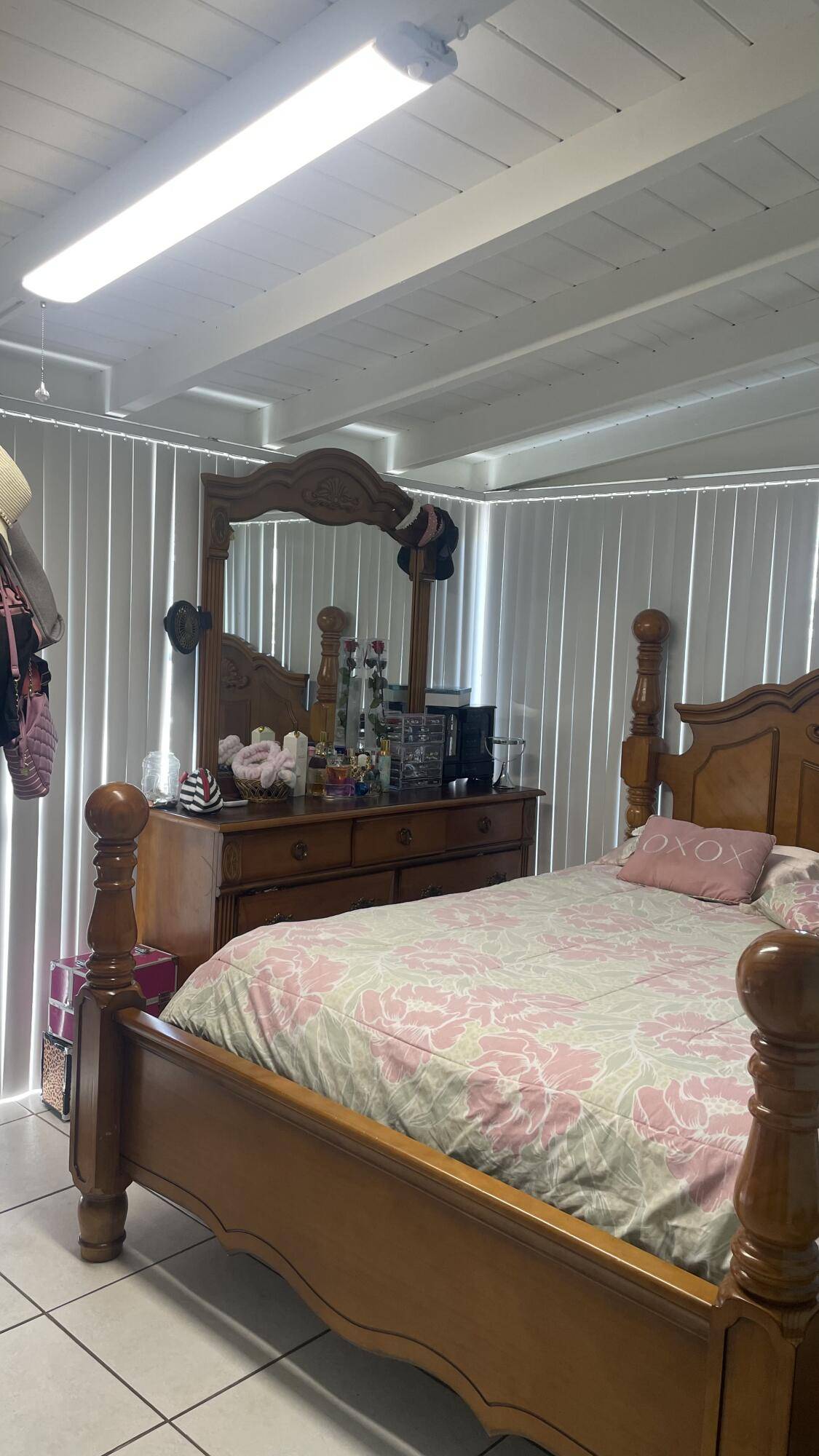 West Palm Beach, FL 33413,884 S Balfrey DR