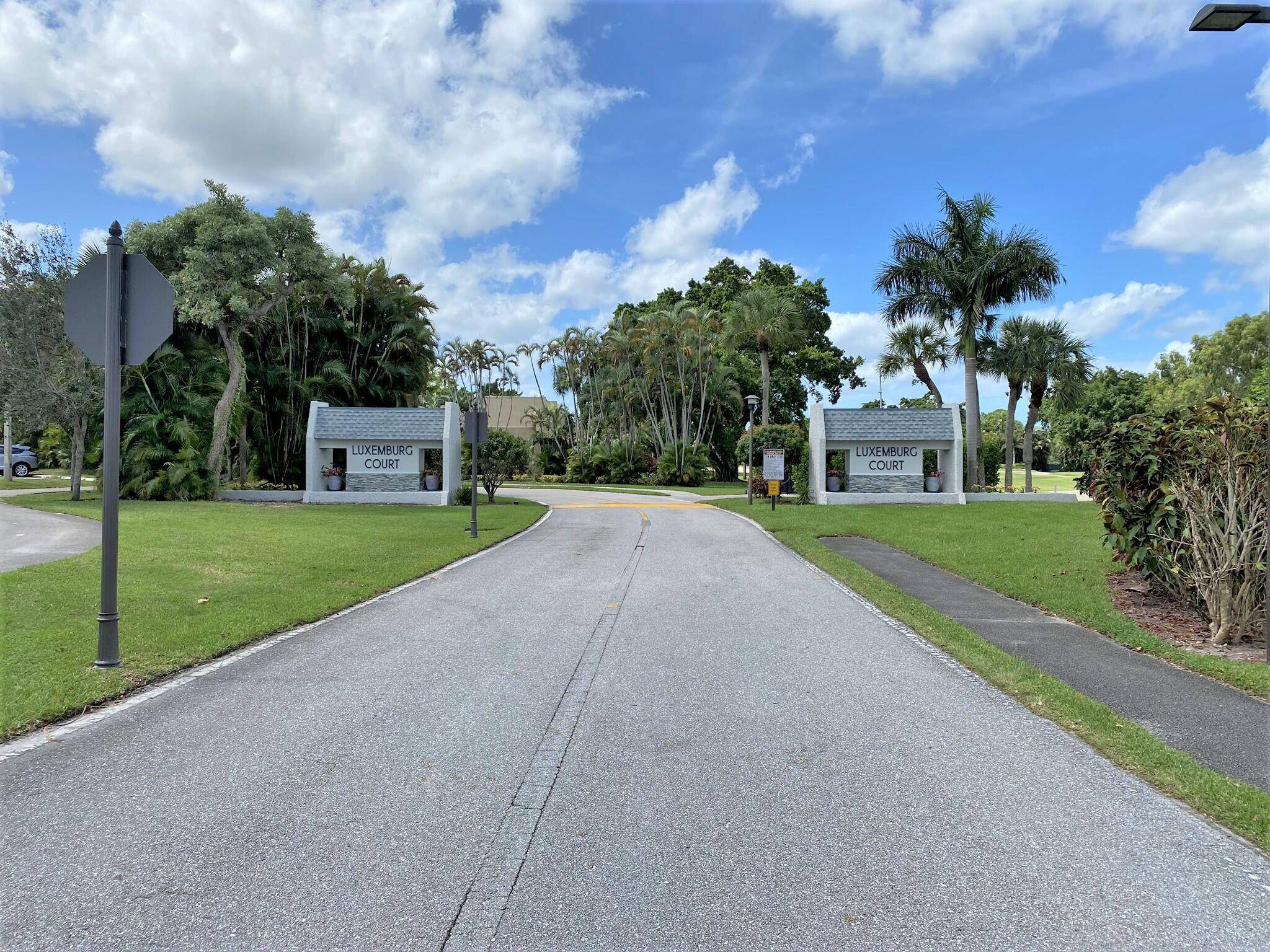 Lake Worth, FL 33467,4539 Luxemburg CT 206