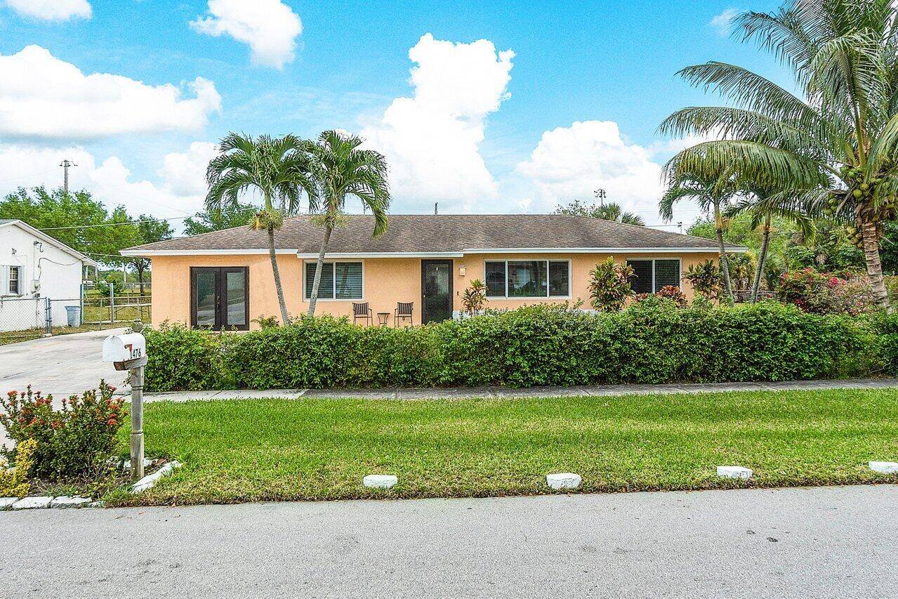 West Palm Beach, FL 33401,1476 N Mangonia DR