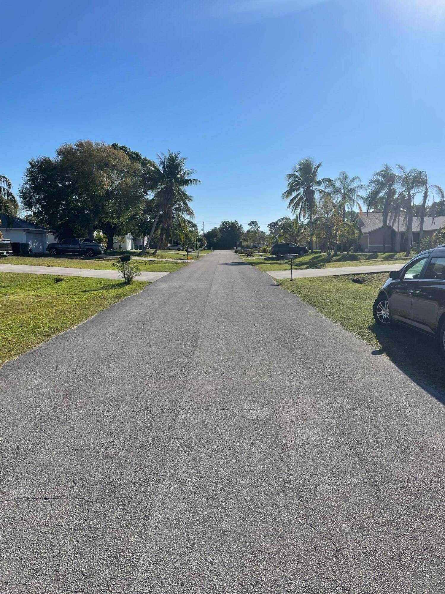 Port Saint Lucie, FL 34983,273 SW Twig AVE