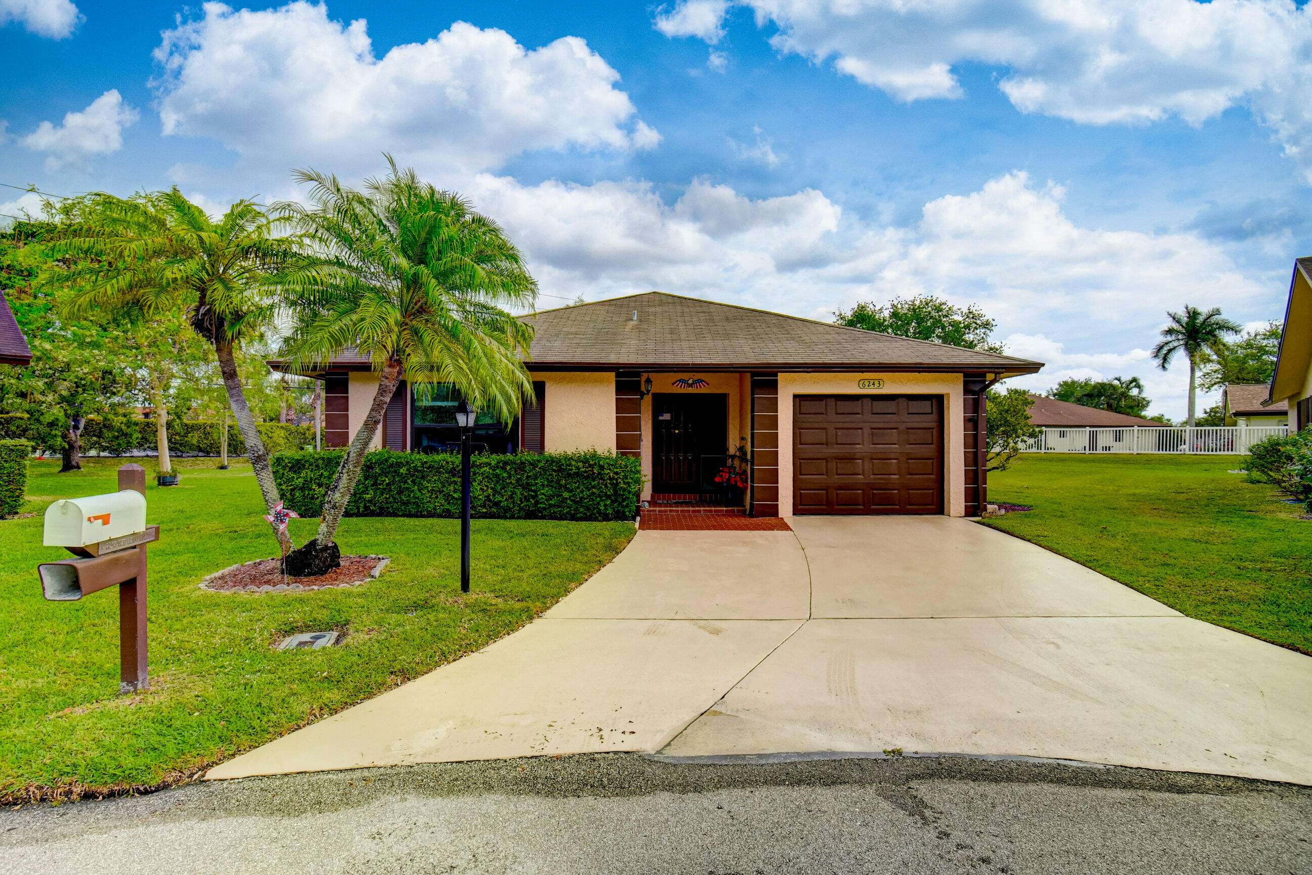 Greenacres, FL 33463,6243 Red Cedar CIR