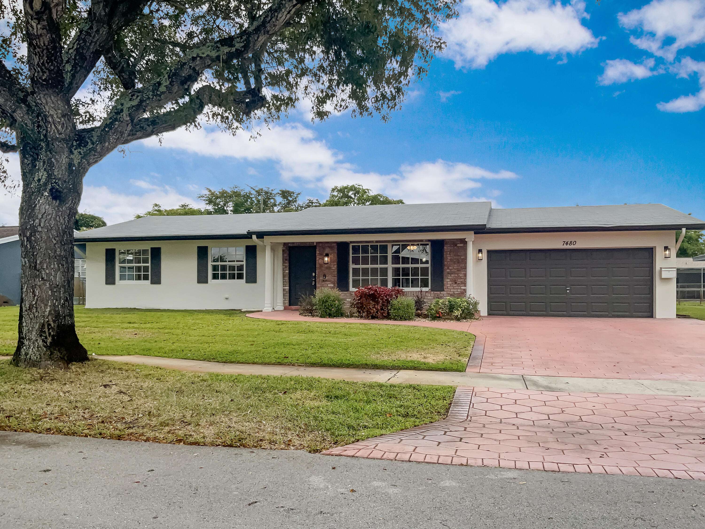 Plantation, FL 33313,7480 NW 13th CT