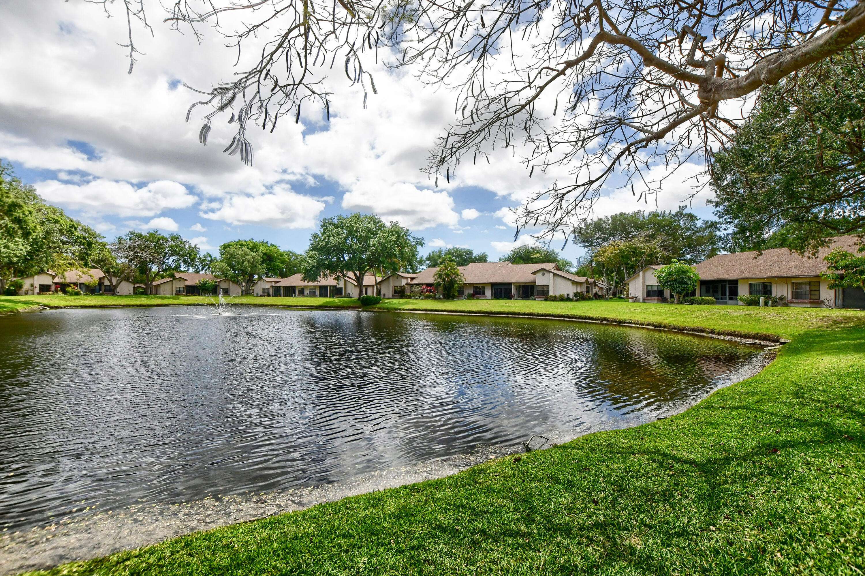 Delray Beach, FL 33484,5319 Fairway Woods DR 2712