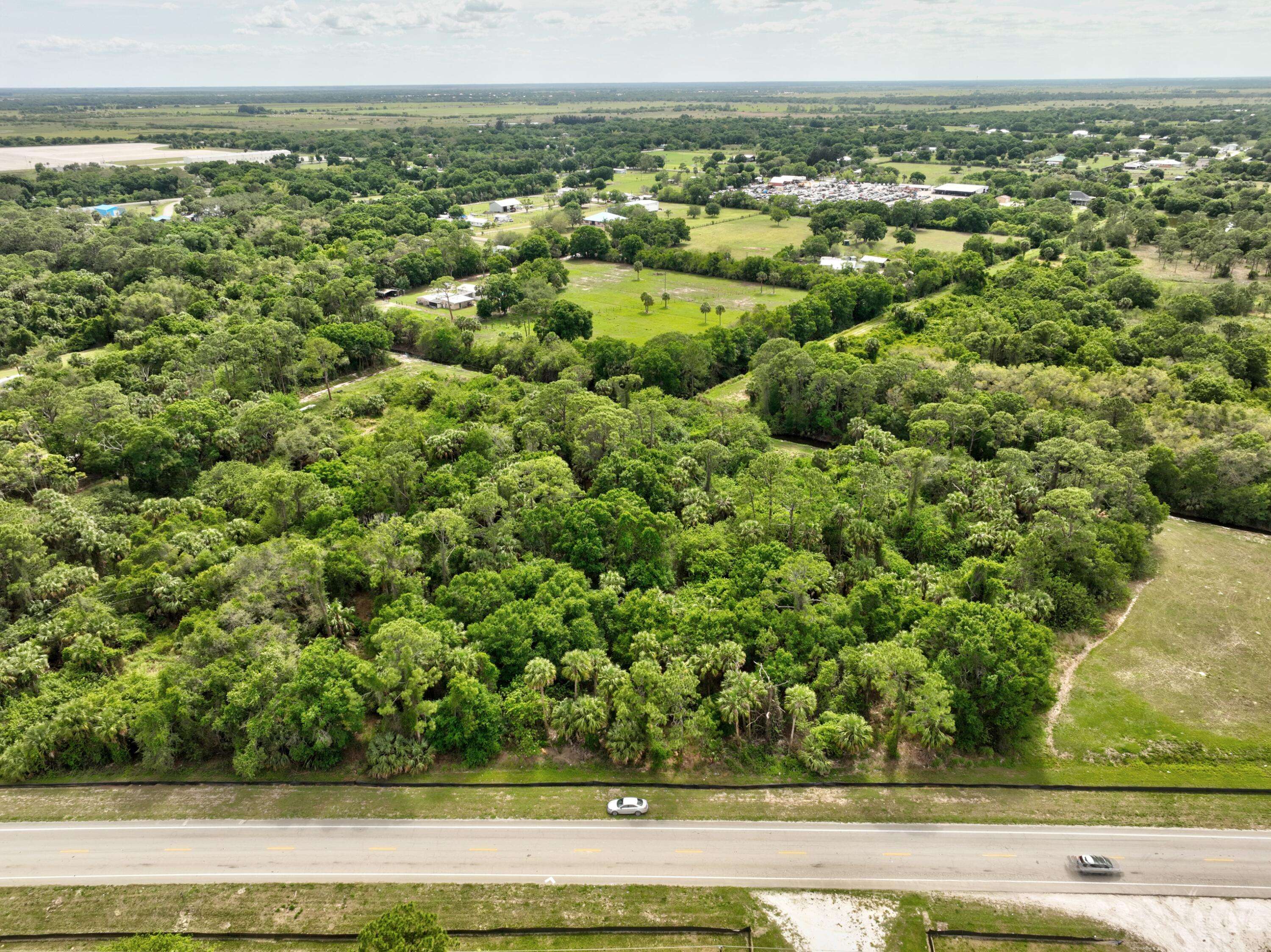 Okeechobee, FL 34972,2483 Us-98