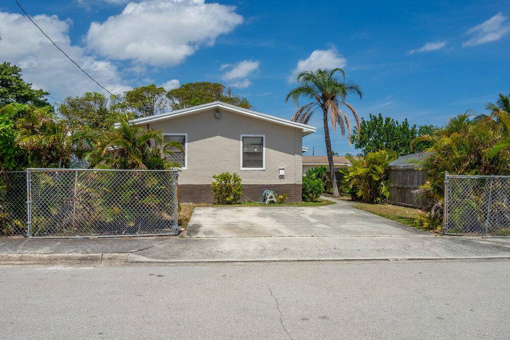 Riviera Beach, FL 33404,1564 W W 20th ST