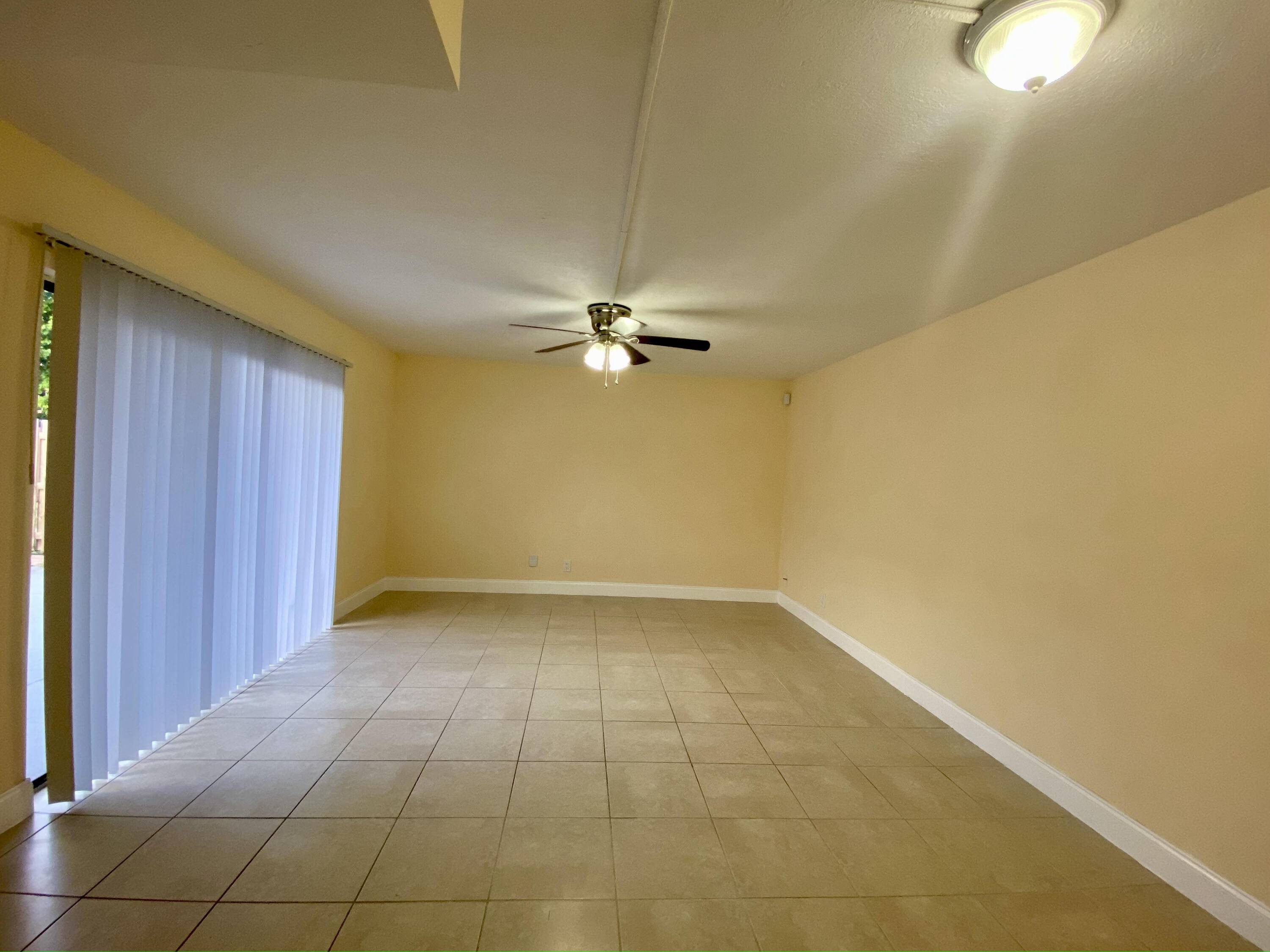 West Palm Beach, FL 33406,4019 Palm Bay CIR B