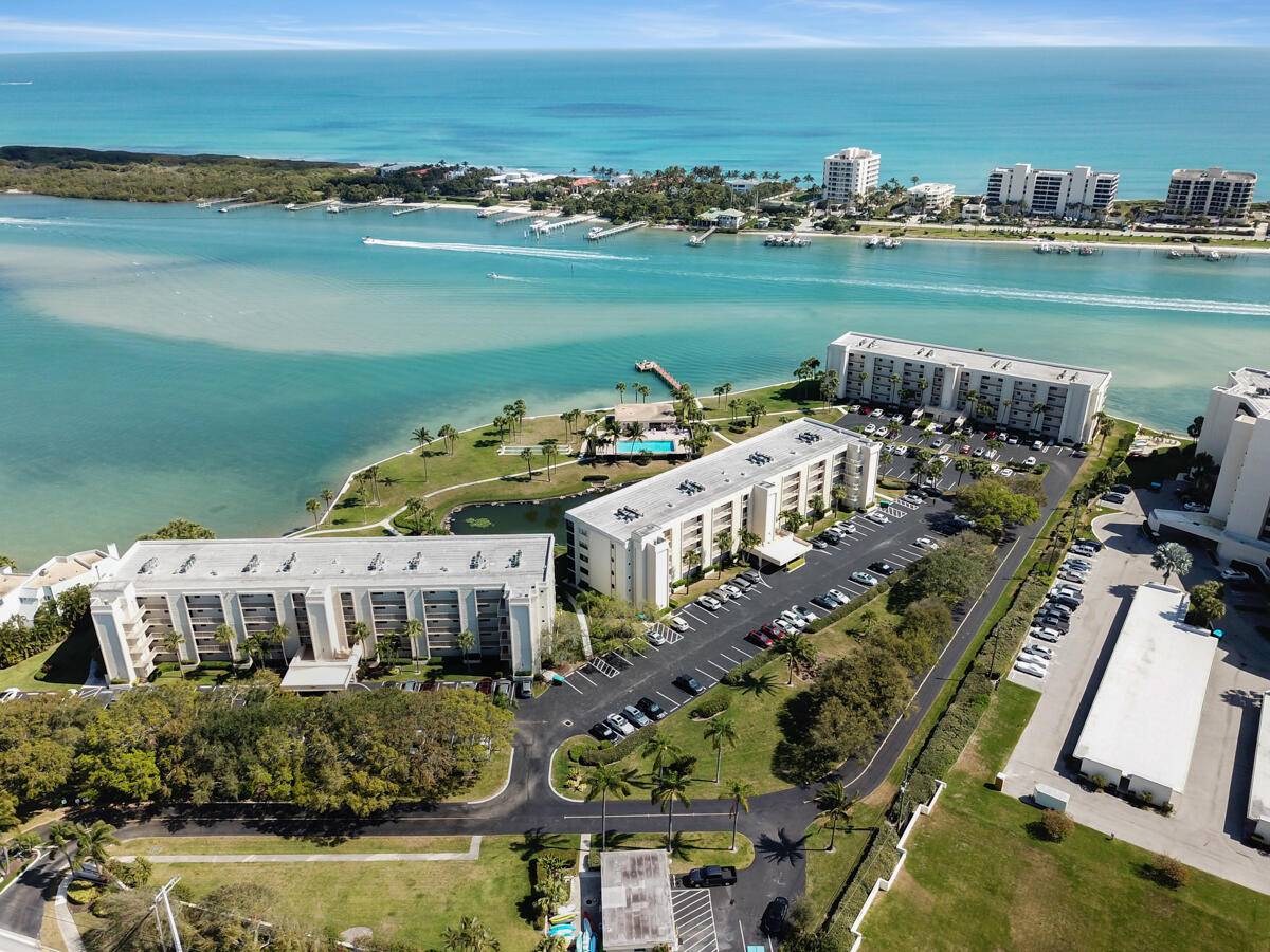 Jupiter, FL 33469,200 Intracoastal PL 202