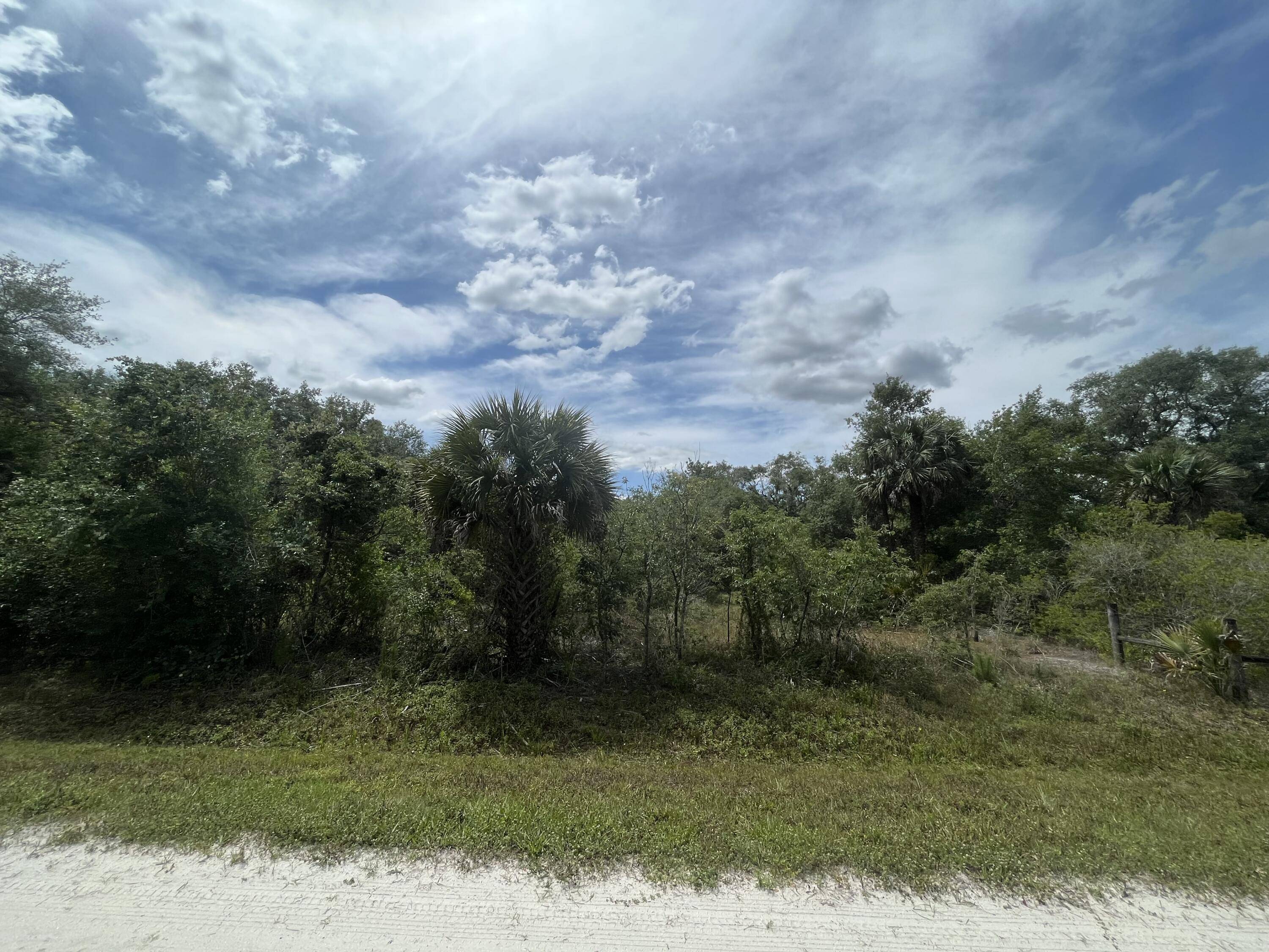 Okeechobee, FL 34972,19414 NW 290th ST