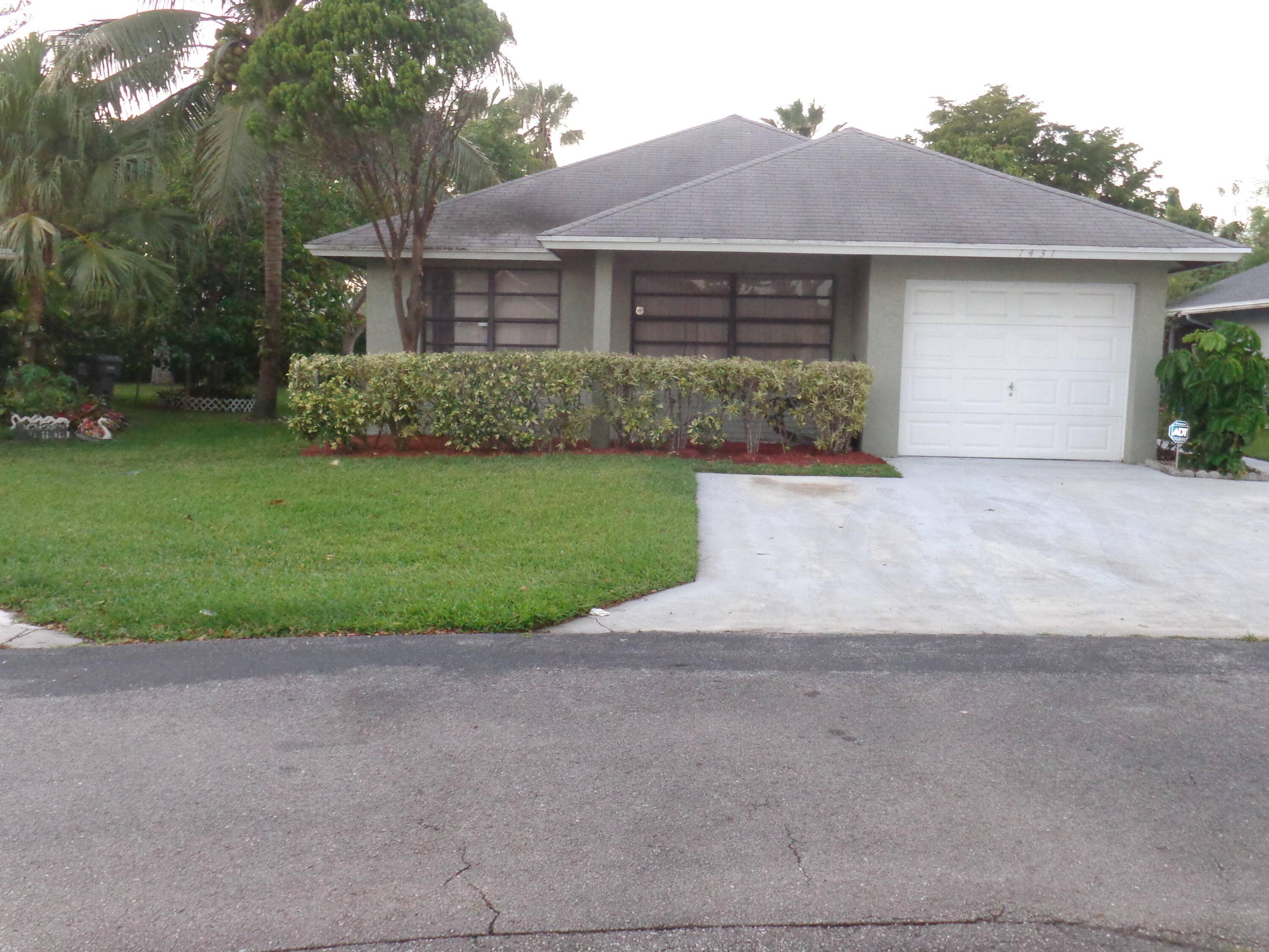 West Palm Beach, FL 33415,1431 Longarzo PL