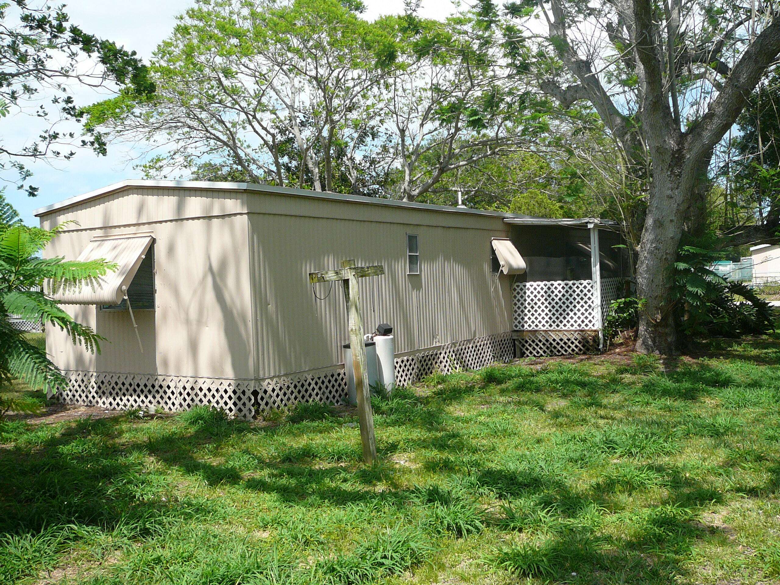 Fort Pierce, FL 34945,1211 E Joy LN