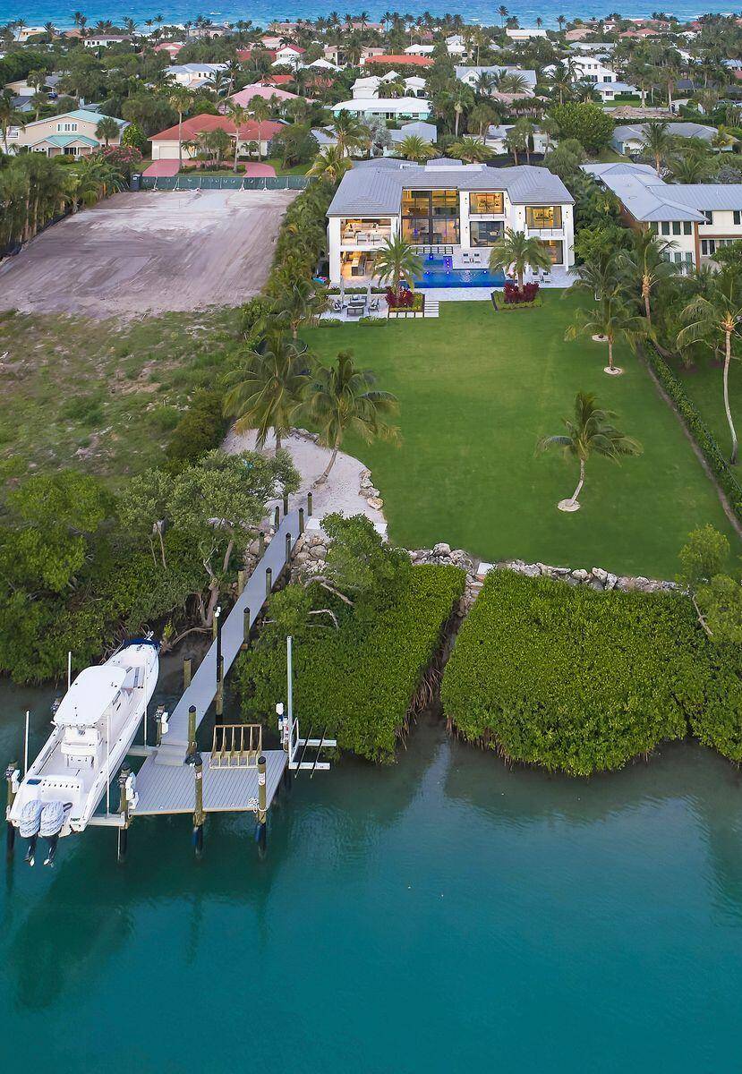 Jupiter Inlet Colony, FL 33469,102 Lighthouse DR