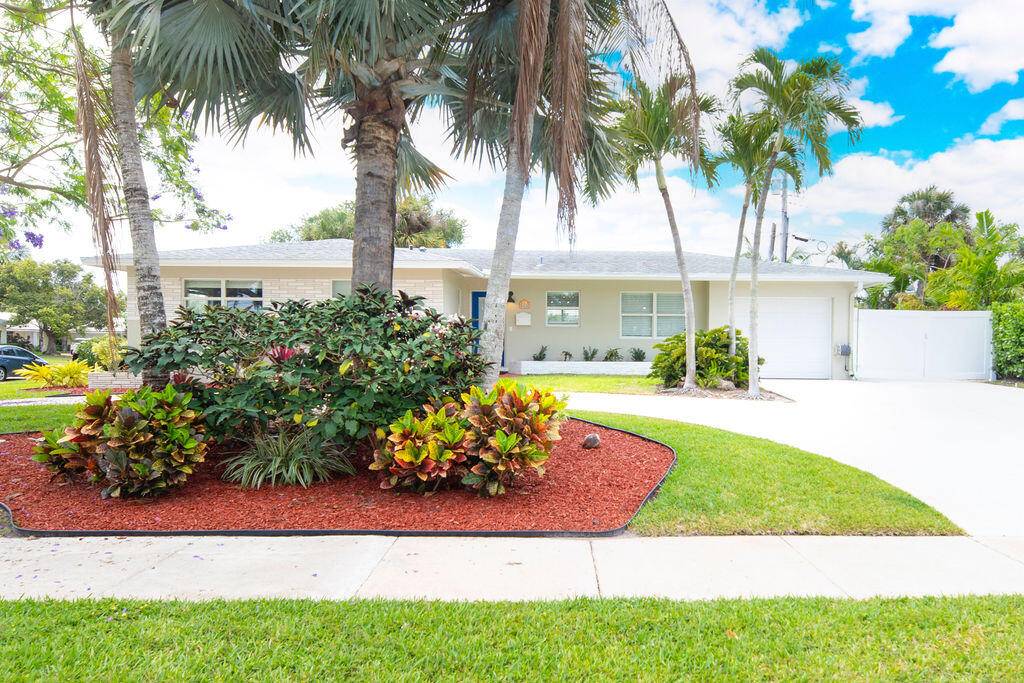 North Palm Beach, FL 33408,500 Captains RD