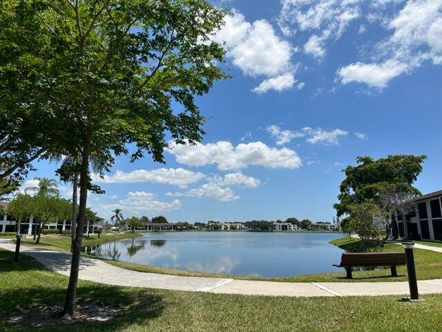 Oakland Park, FL 33309,204 Lake Pointe DR 108