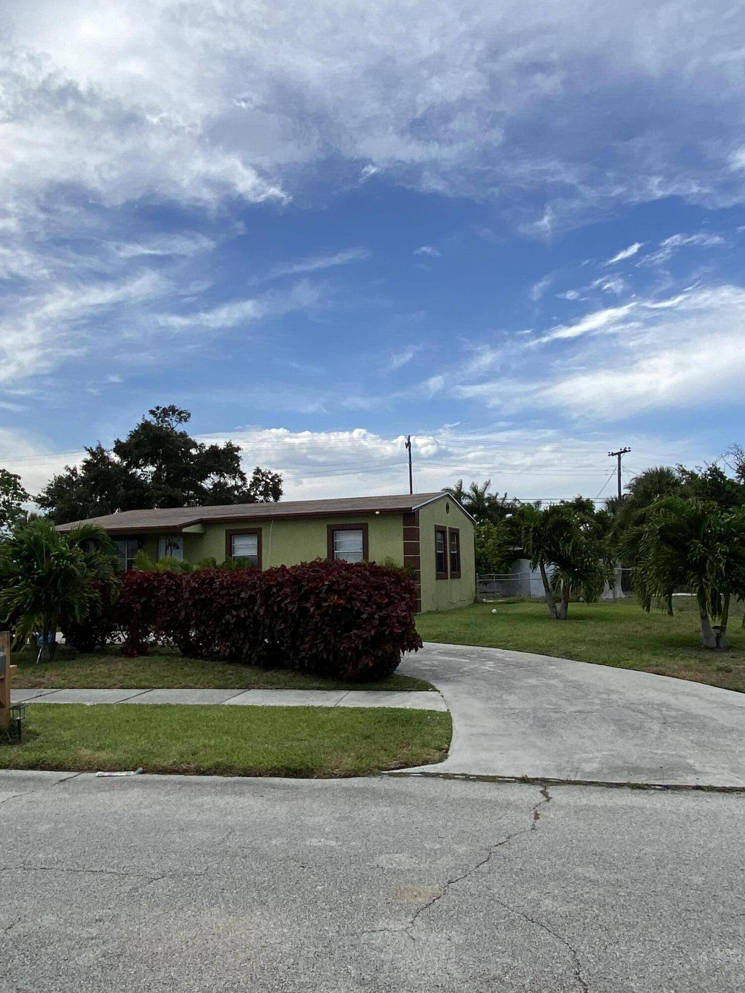 Riviera Beach, FL 33404,240 W 29th Street ST