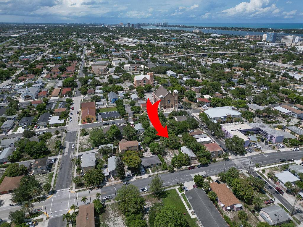 West Palm Beach, FL 33401,809 7th ST