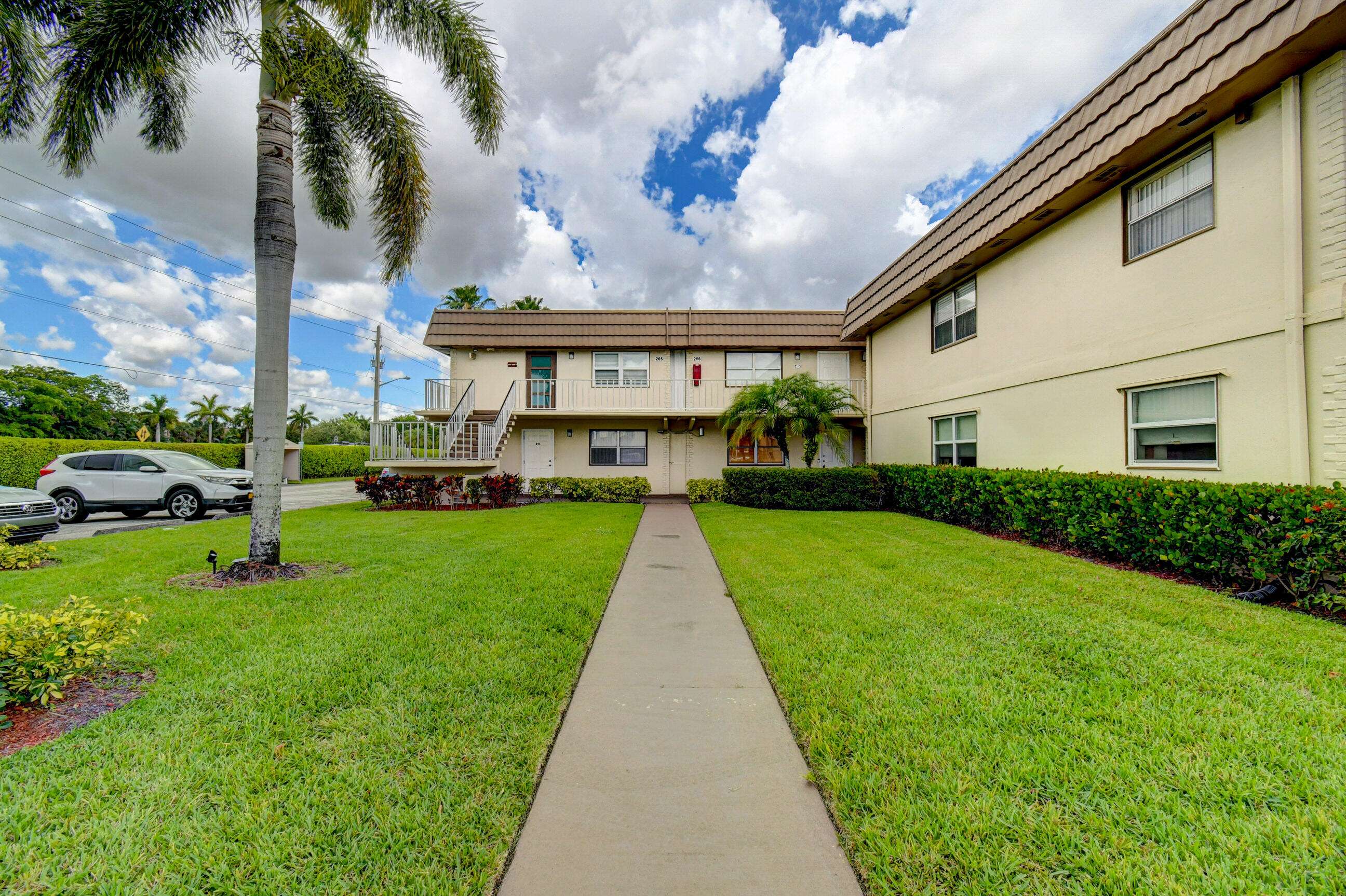 Delray Beach, FL 33446,247 Saxony F