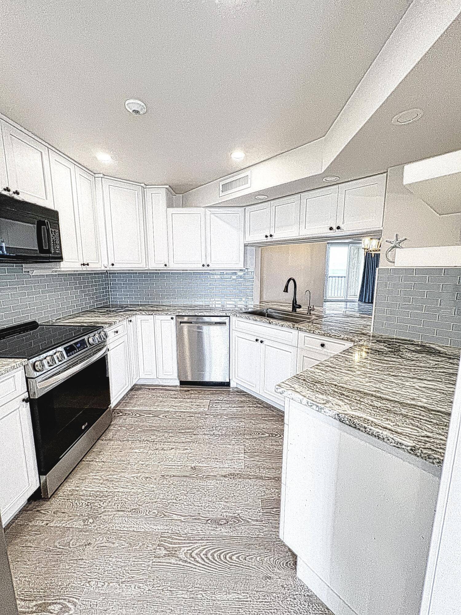 Jensen Beach, FL 34957,9550 S Ocean DR 1602