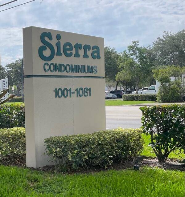 Stuart, FL 34994,1041 SE Monterey RD B-21