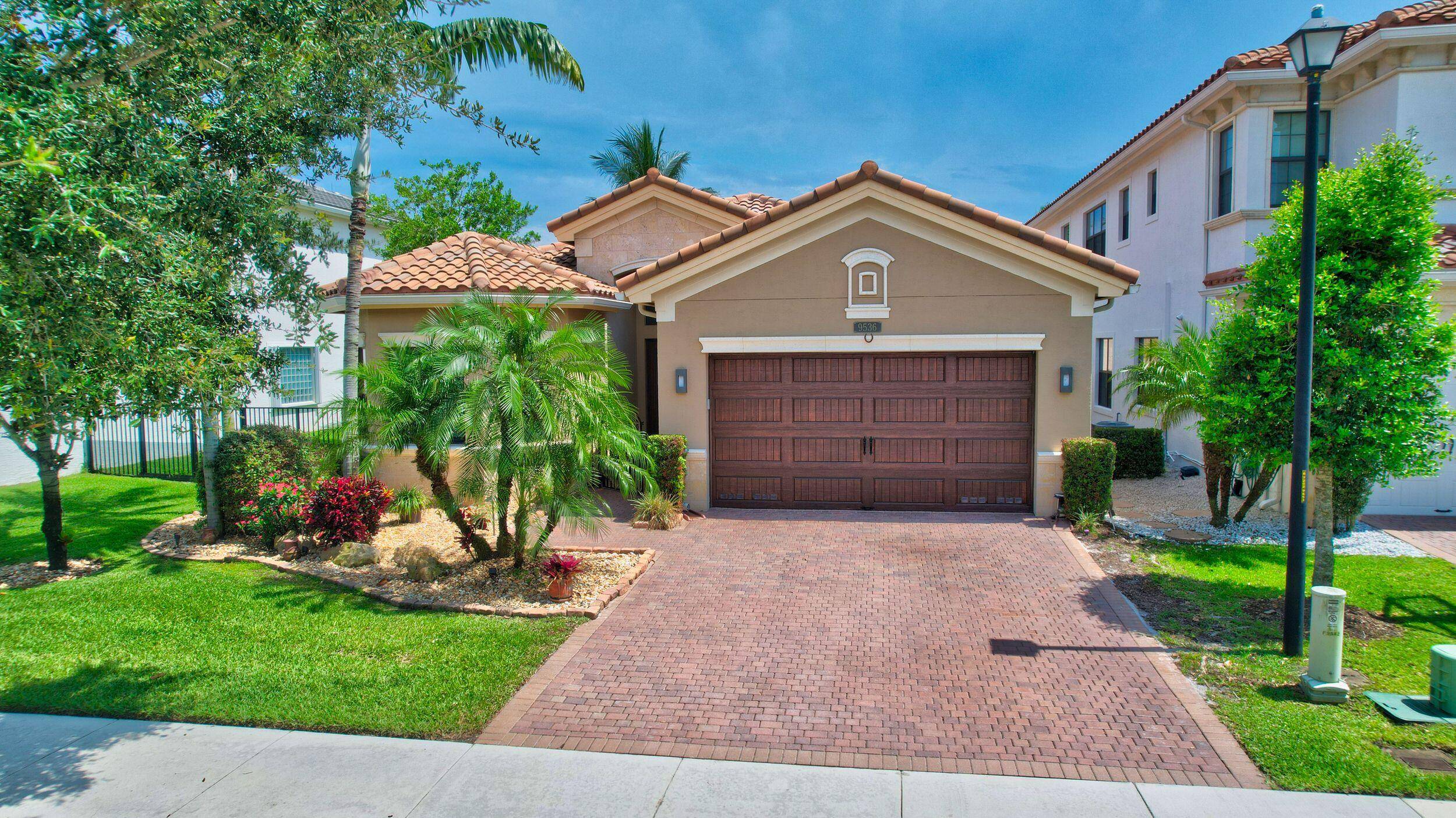 Delray Beach, FL 33446,9536 Eden Roc CT