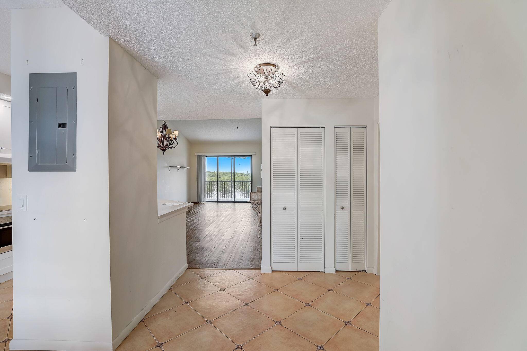Tequesta, FL 33469,200 Waterway RD 209